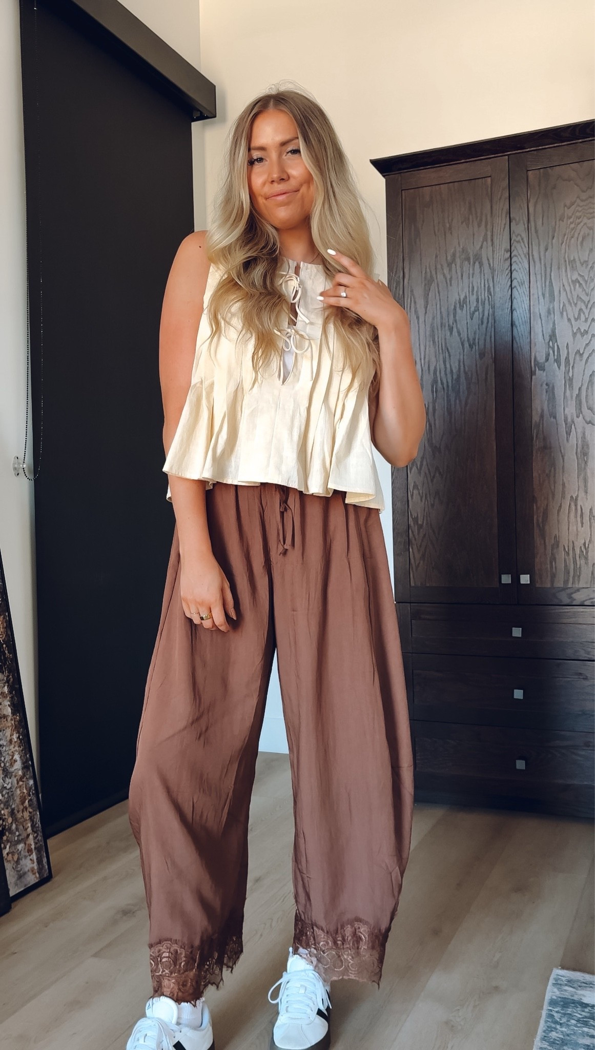 cutest top and pants! wore this for teacher conference!

pants: wearing usual M
Top: wearing usual M

| teacher outfit | mom outfit | amazon fashion

#LTKootd #LTKmomlife #LTKWorkwear