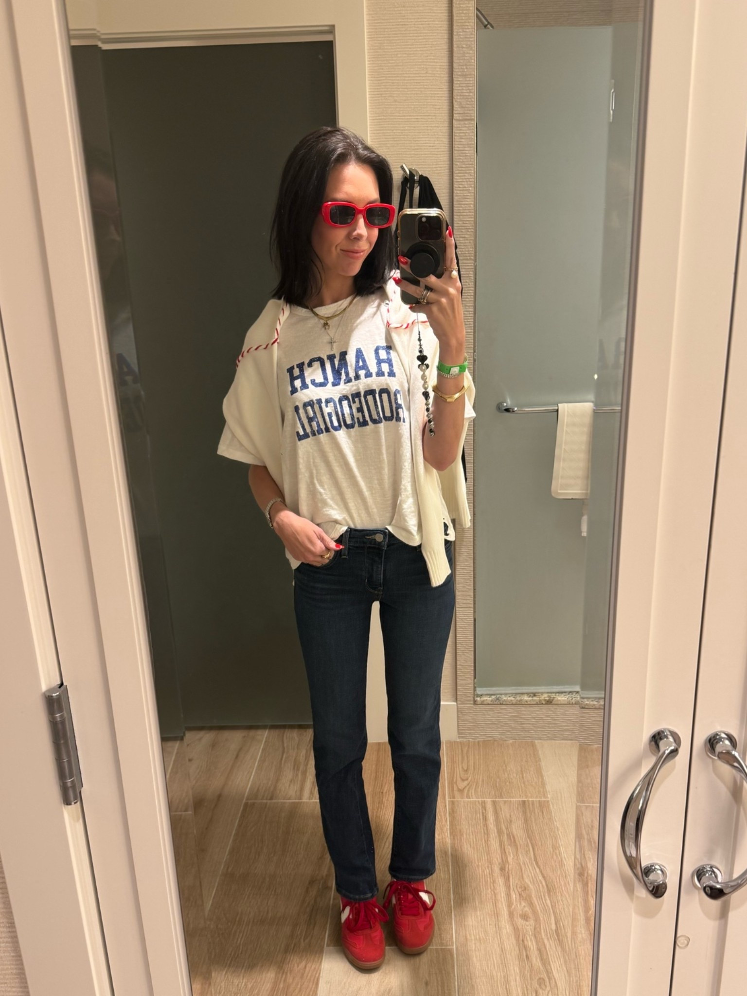 Easy, casual comfy #malfit #outfit ideas #everydayoutfit #casualoutfit #whatiwore #ootd #outfitinspo #everydaystyle #neutraloutfit #denim #levis #sweater #america #american

#LTKdayinmylife #LTKgrwm #LTKootd
