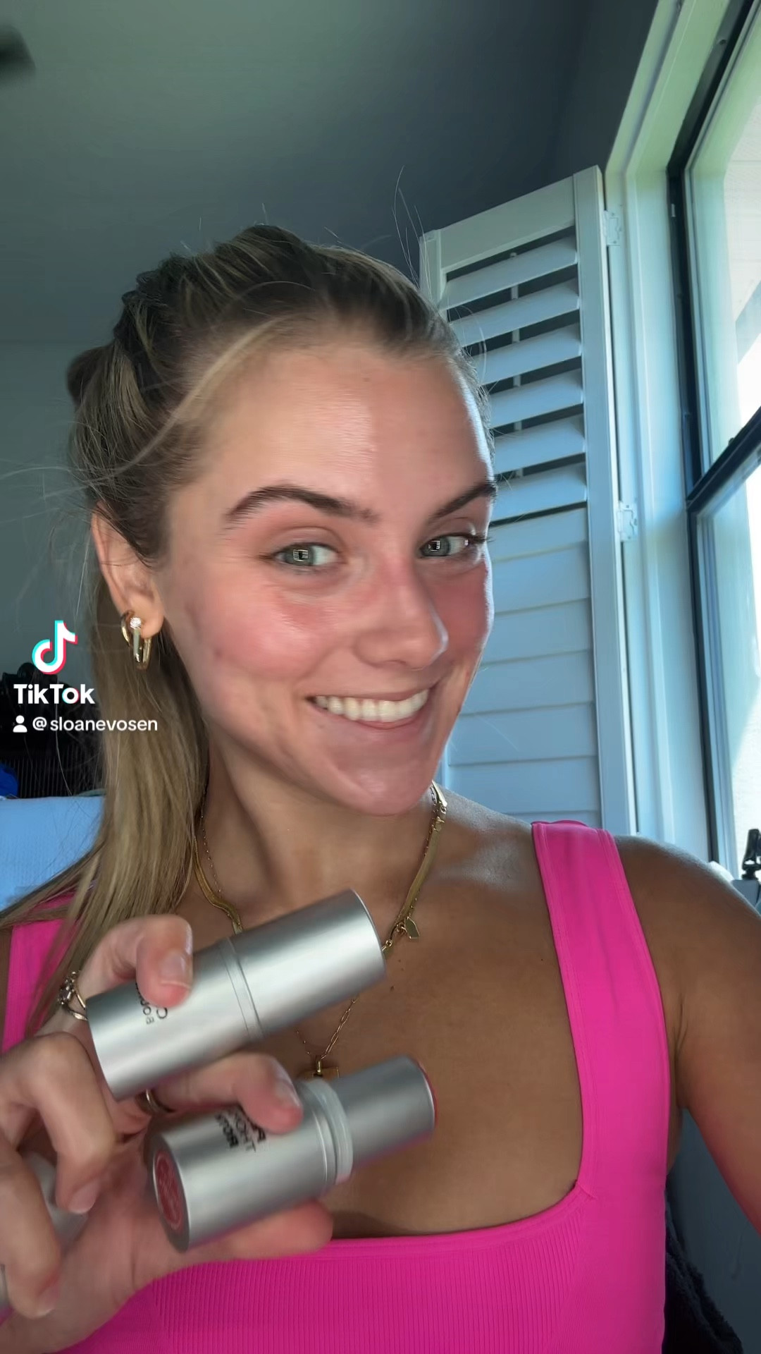 Infused with a 10% Collagen Complex, this advanced multi-use stick is clinically proven to improve the look of skin elasticity instantly and over time,* and delivers long-term firming and plumping benefits with continued use. Hyaluronic Acid Filling Spheres and Matrixyl® 3000 Peptides enhance performance. The Bronze Glow shade is perfect for adding sun-kissed warmth to the forehead, cheekbones and nose bridge. You can also use it as eyeshadow

#LTKVideo #LTKBeauty #LTKFindsUnder50