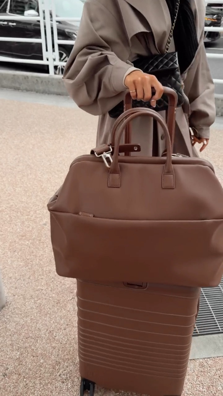 This weekender is from @beistravel but no longer available, linking a similar option for you below. Also linking my cozy travel outfit  #stylinbyaylin #aylin #travel

#LTKTravel #LTKSeasonal #LTKdayinmylife