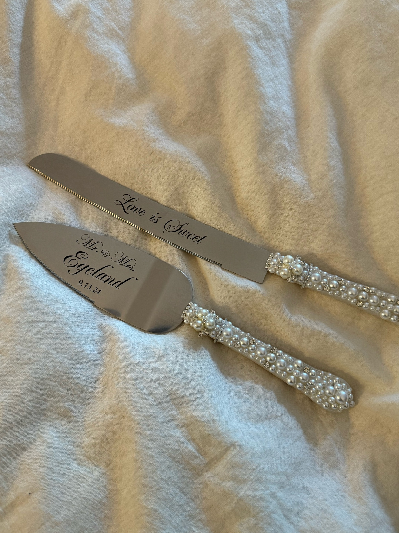 Pearl cake cutting set! Engraved pearl cake cutting set! 🤍

#LTKWedding