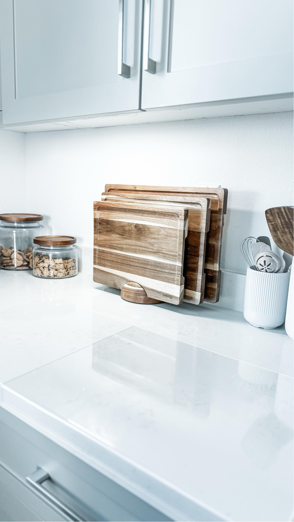 Amazon Home Must Have 💡

Less than $20 for a set of 2!
This is such a great affordable renter friendly home idea if you’re looking to add a little more lighting into your home. Not just great for under kitchen cabinets but under your bed, in your closet, down the hallways… you name it! 

They have 2 mounting options- 1) Adhesive 2) Magnetic- they have built in magnets to stick to anything metal!

Rechargeable and last weeks on the motion sensor option! We seriously love them!

#neatlyembellished #professionalorganizer #homeorganizer #homeorganizing #organization #organizingideas #organizingtips #organizinghacks #organizedhome #organizedmom #organizedlife #amazon #amazonmusthaves #amazonfavorites #amazonfinds #amazonfaves #amazoninfluencer #amazoninfluencerprogram #amazonhome #lighting #kitchenlighting #kitchenhacks #electronics #homehacks #homemusthaves