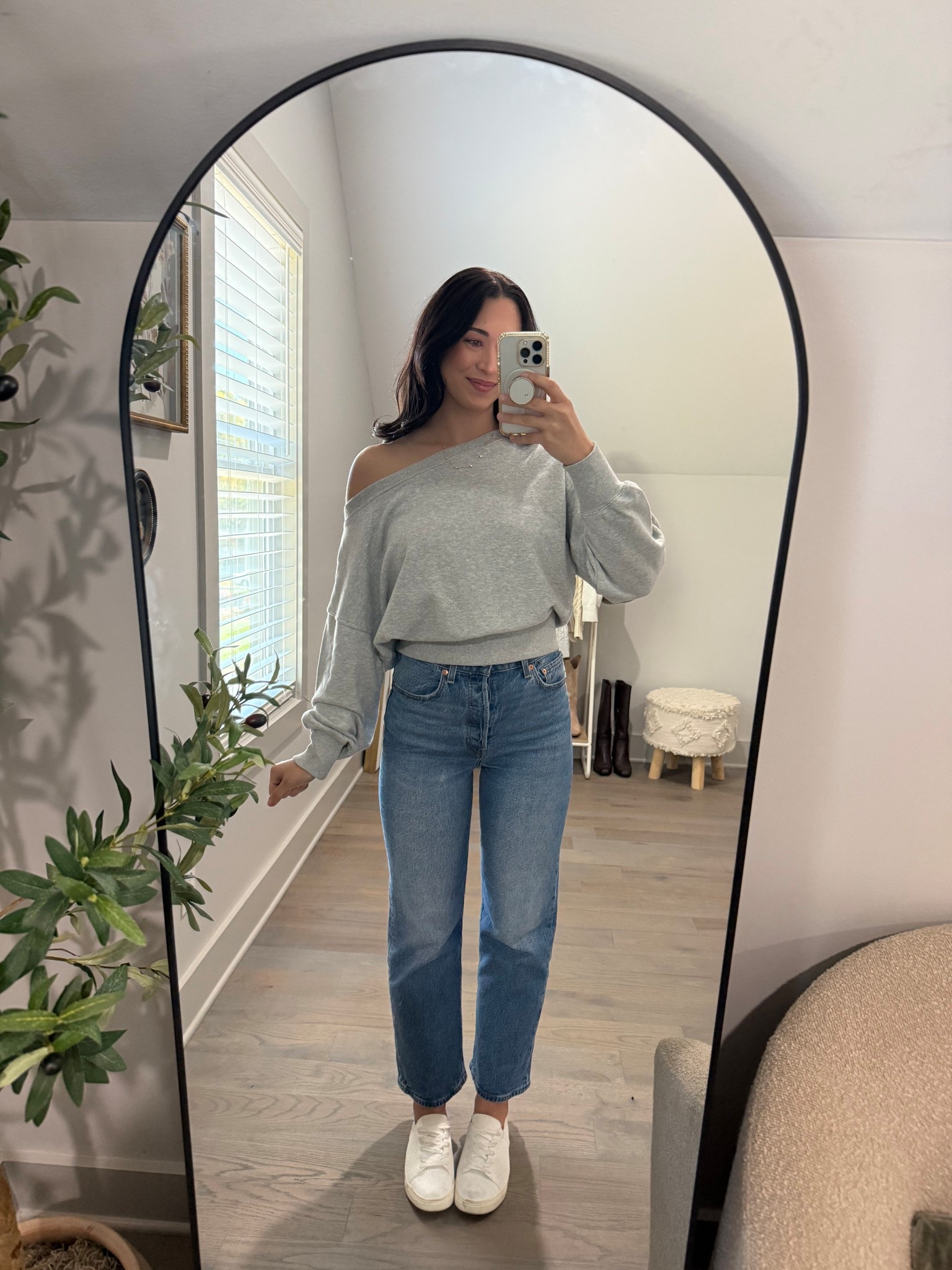 Casual ootd 🤗

Off the should top is Aerie size small 
Levi’s ribcage ankle jeans size 28 


#LTKStyleTip #LTKSeasonal #LTKFindsUnder50