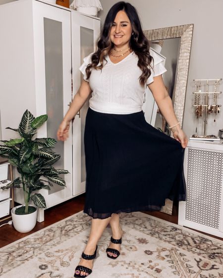 Work outfit: black pleated midi skirt, white t-shirt, black chunky heels

Black and white outfit, office outfit, black skirt, cute t-shirt 

#LTKcurves #LTKworkwear