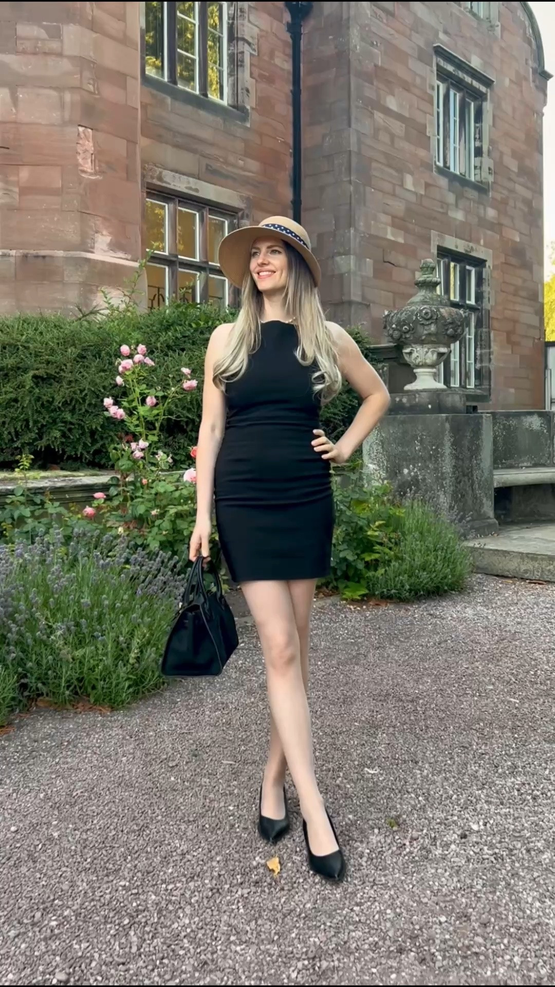 My outfit after telling everyone my favorite color is pink: 

Dress by @vsprofficial AD Code LOTUS-VSPR for 15% off
Bag by @sinbono AD 

#lbd #blackootd #partydress #sinbono #Blackbag

#LTKstyletip #LTKdresses #LTKbag