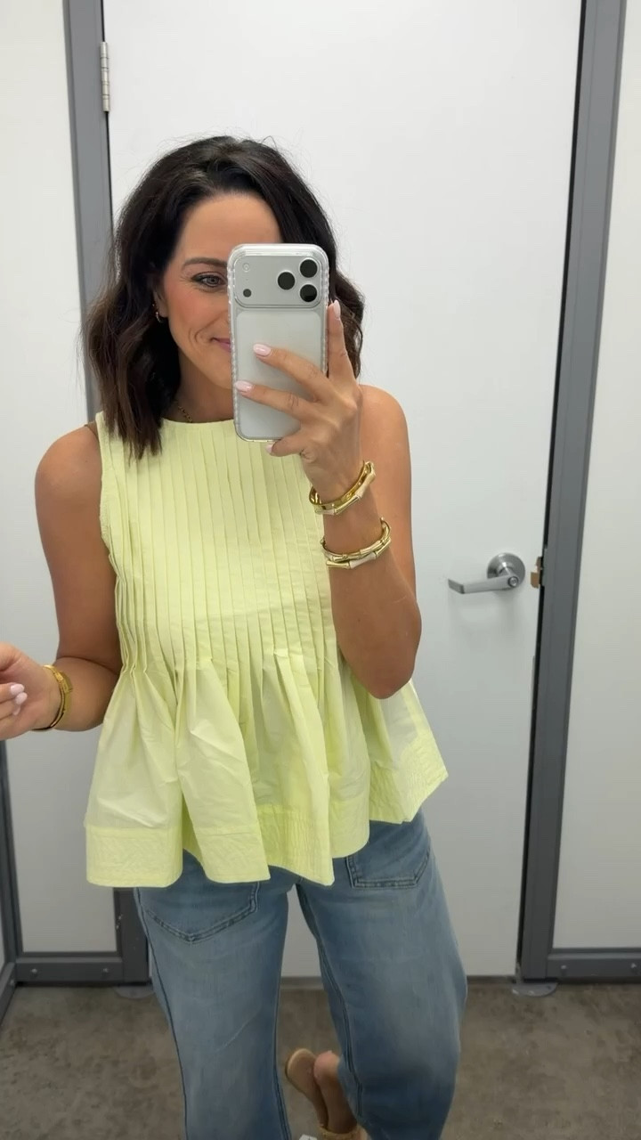 one of my favorite tops for spring! the color is everything💛 wearing a XS!

#ltkfashion #ltkdeals #summeroutfit #chicoutfit #casualchic #budgetstyle #ootdfashion #ltkstyleinspo #walmart 


#LTKPetite