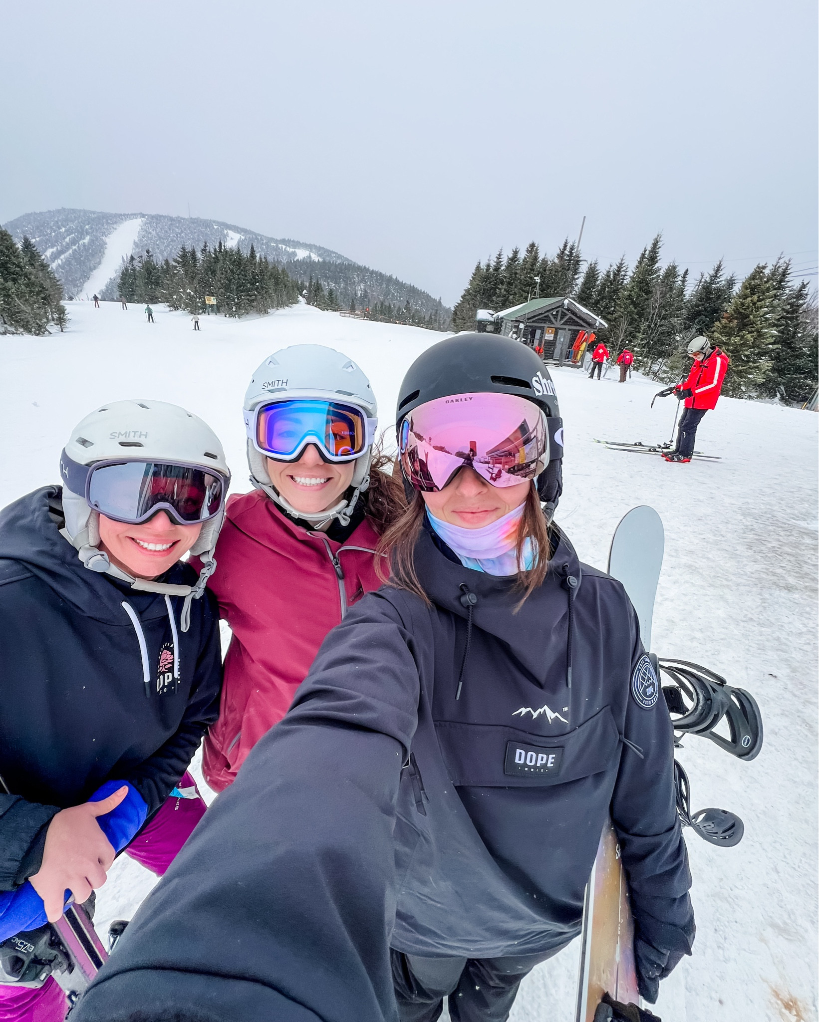 When the girls trip makes it out of the group chat ❄️🏂