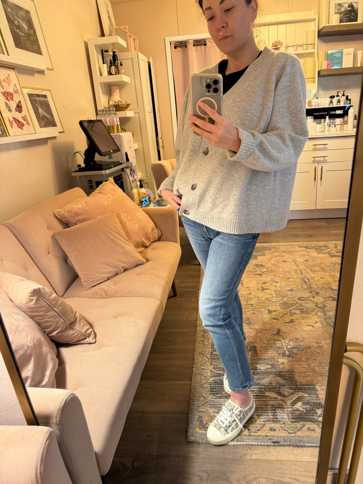 The BEST jeans for girls with short legs are on SALE this weekend.  Linking these and my other faves below. 

 #LTKCyberWeek #LTKHoliday #LTKootd