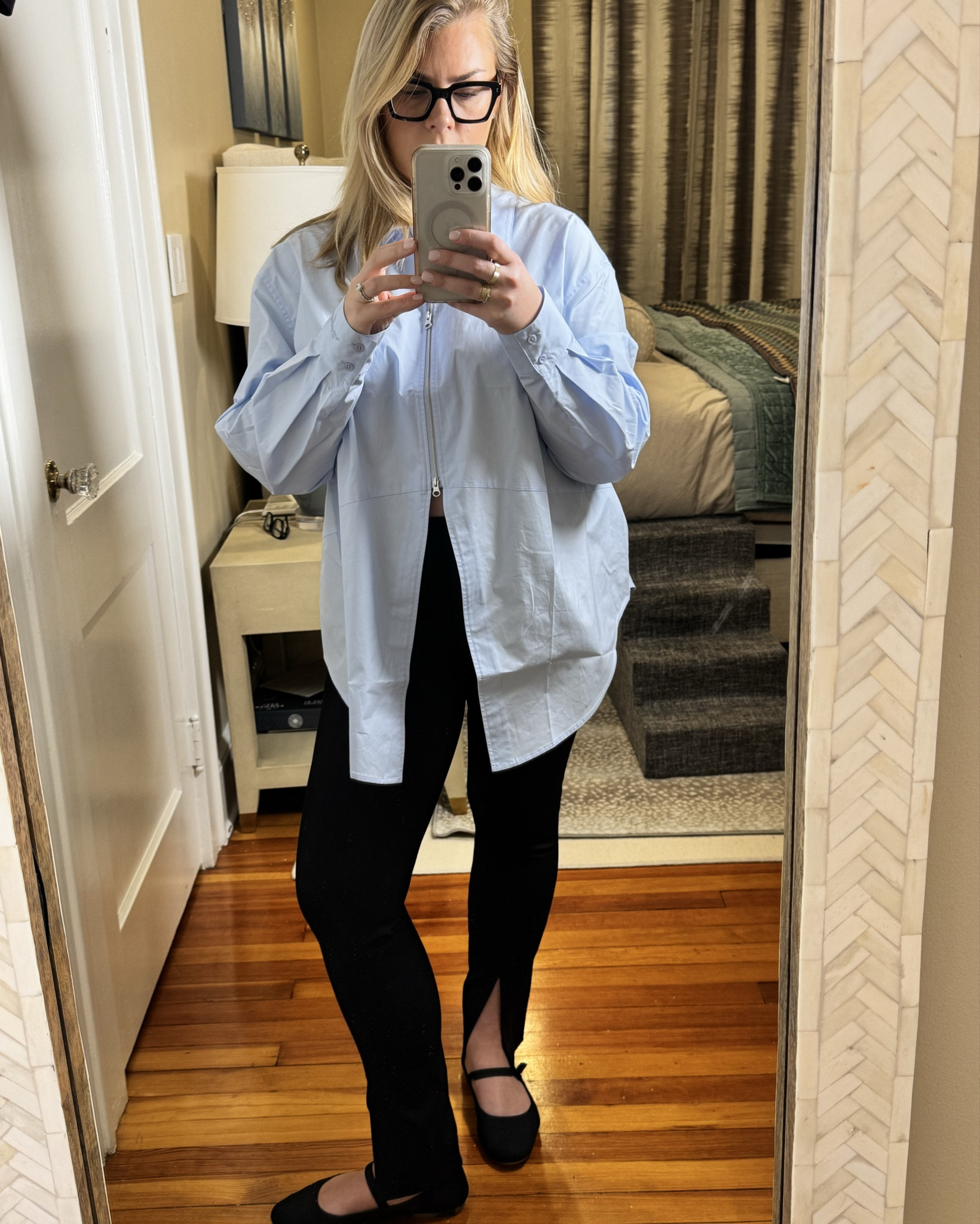 Favorite daughter does it again this this shirt. I love the long back and open zip in the front. It is so so flattering. I took a size M. 

Winter outfit inspiration shirt pants work wear easy casual outfit classic style 

#LTKWorkwear #LTKStyleTip