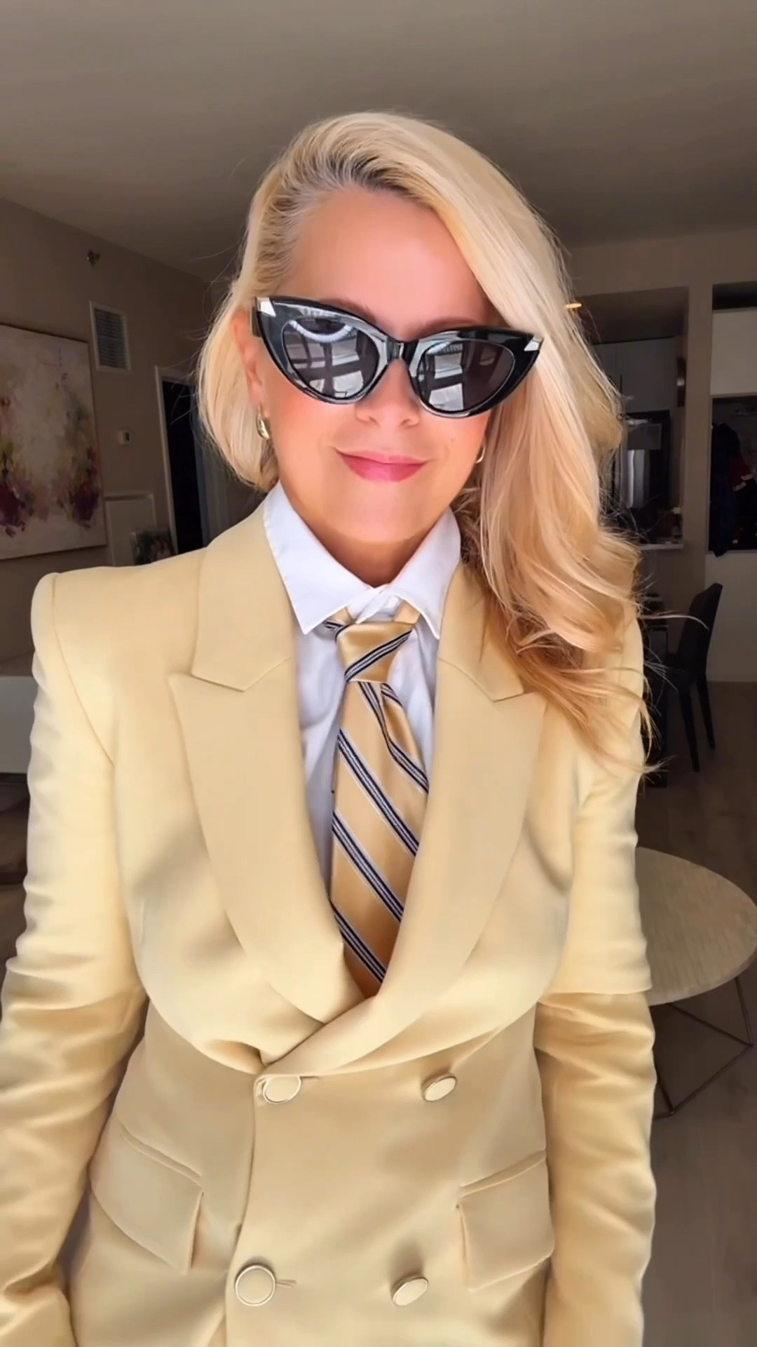 This style hack is a 10 / 10! 

Game. Changer.

And if you’re a boy mom… this is one you’ll actually use.

Whether it’s for school, events, or last-minute “Mom I need help” moments… you’ve got it handled.

I’m actually wearing this look today. It instantly elevates a basic outfit, adds structure, and gives that cool, confident energy without trying too hard.

Save this for later! You’ll thank yourself 😉

Would you try this or is it a no for you? 👇



#styleover50 #midlifefashion #stylehacks #boymomlife #effortlessstyle

#LTKPetite #LTKmomlife #LTKootd