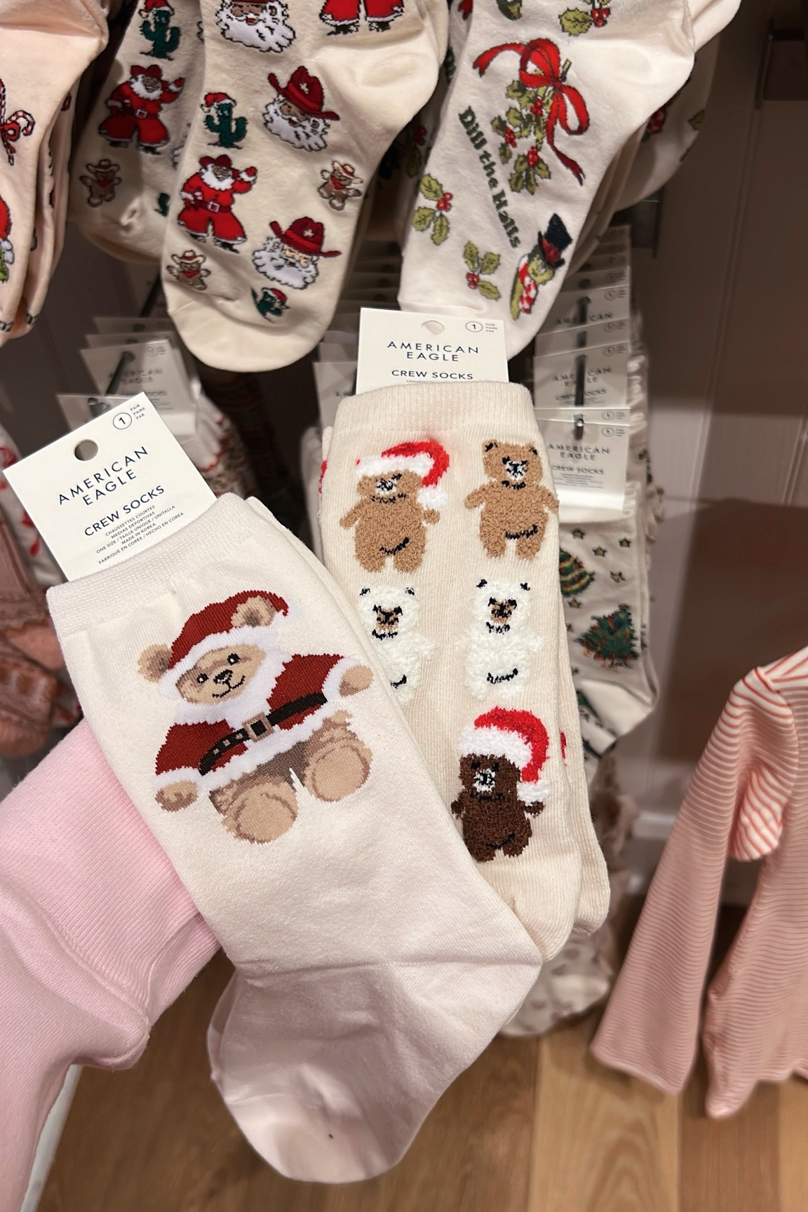 Cutest holiday socks at American Eagle!! ✨🥹

#socks #pajamas #americaneagle #aerie #christmas #holiday #giftguide #snoopy  

#LTKGiftGuide #LTKHoliday #LTKShoeCrush