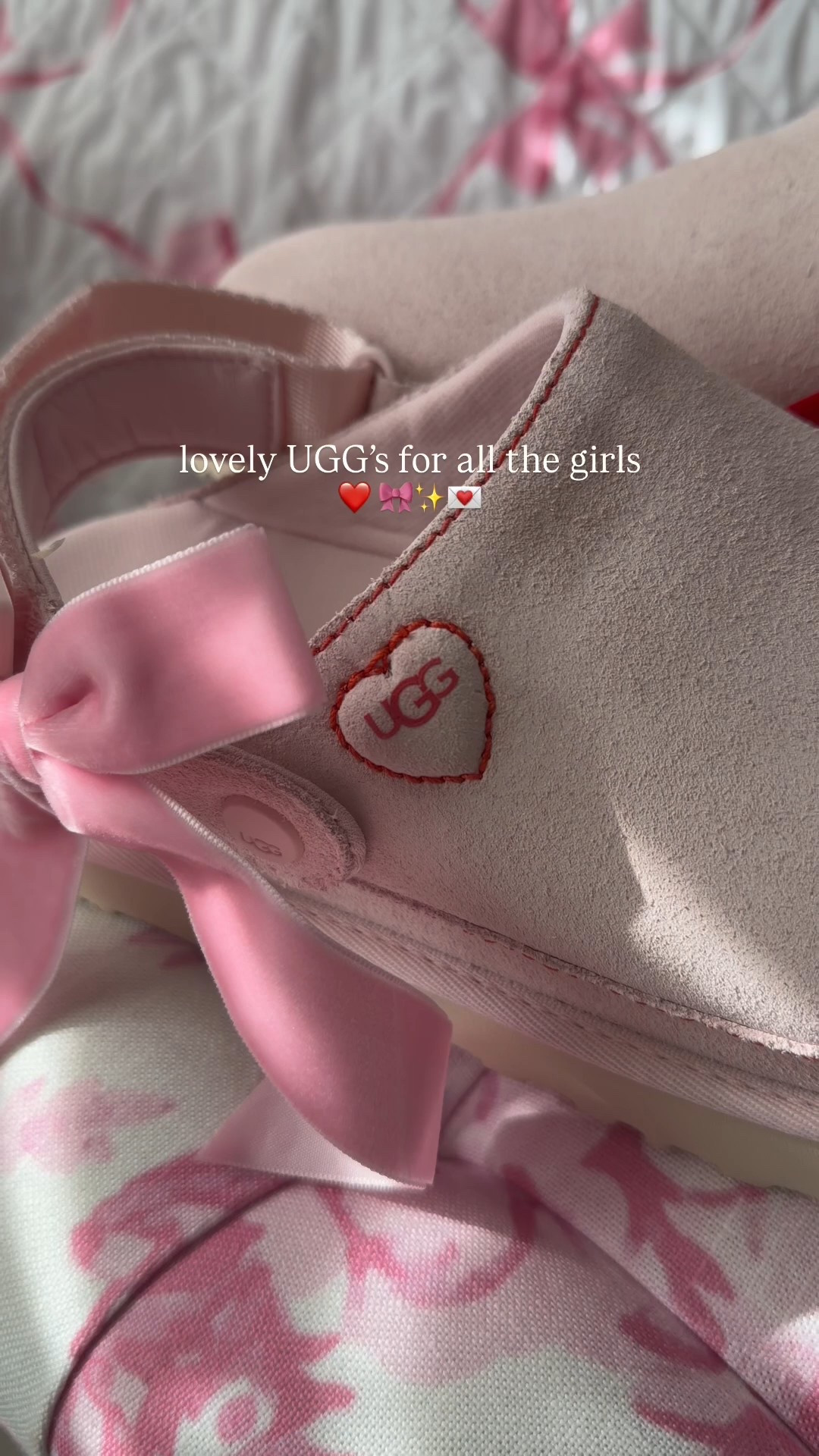 Lovely Ugg clogs the girls - moms, kids and toddlers. #shoecrush

#LTKootd #LTKValentine