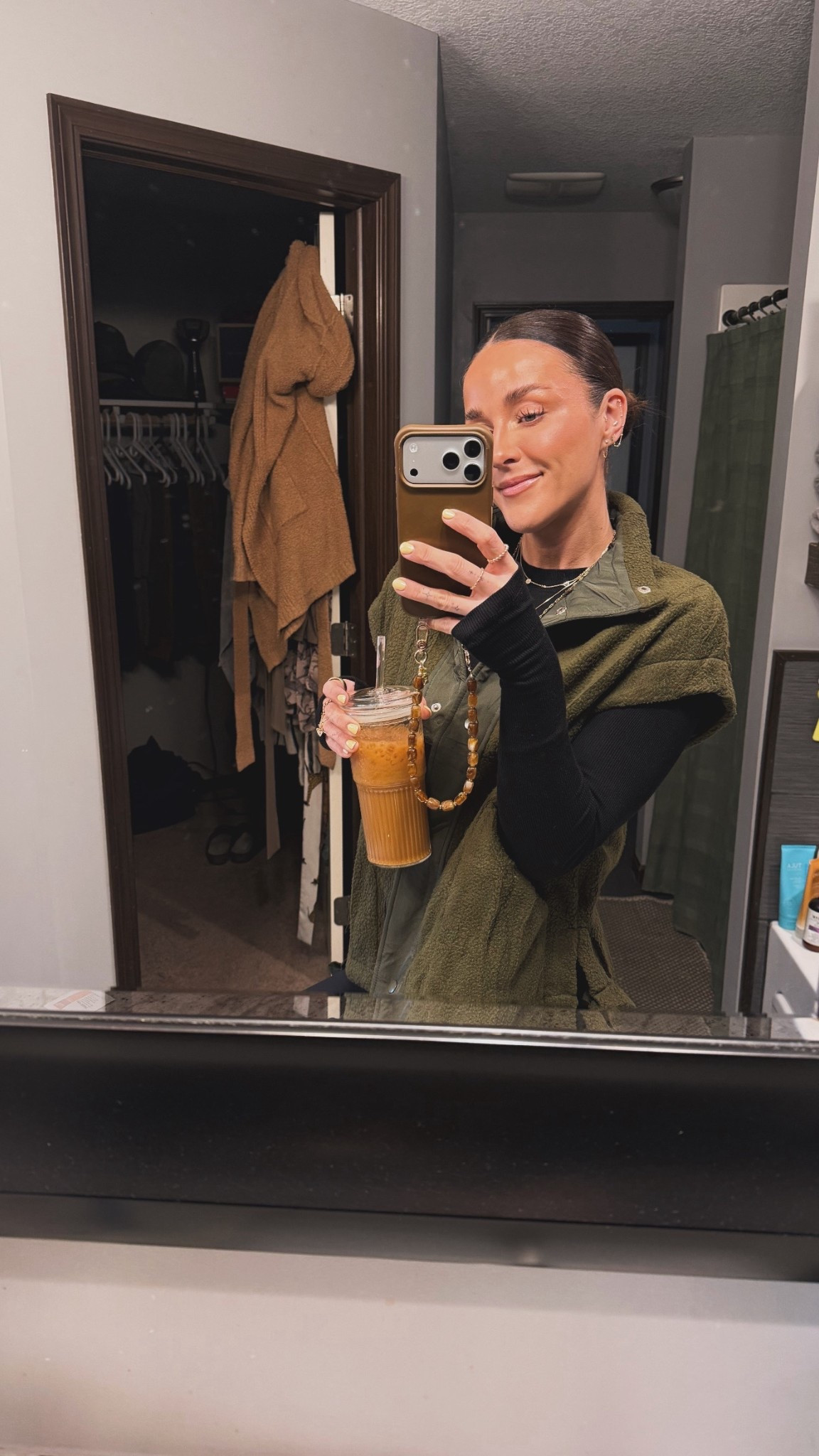 Outfit of the day 
Not loungewear but quite close 

#LTKmomlife #LTKBeauty #LTKFindsUnder50