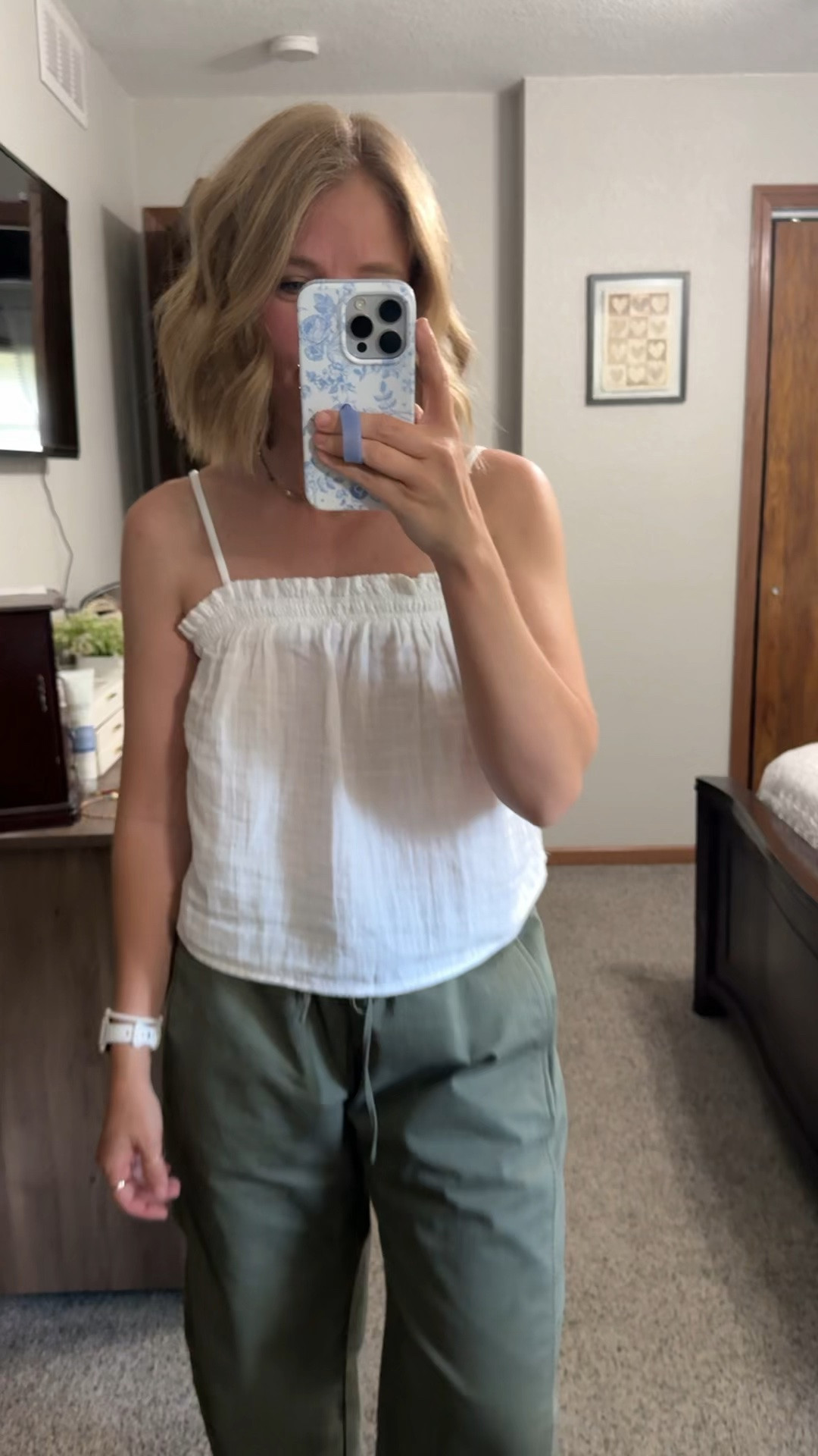 Wearing an xs in the pants. They seem to run big, I probably could have sized down one. Wearing an xs in the top.

#LTKootd