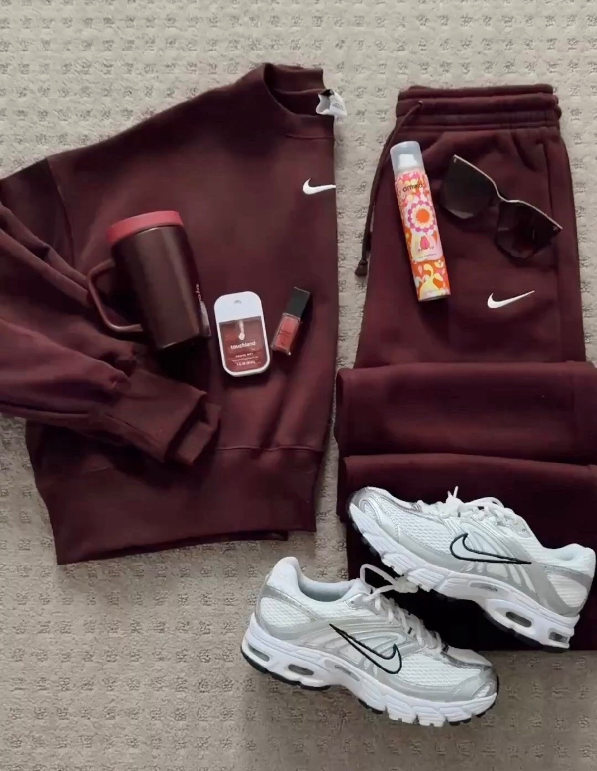 🤍 Chic sweat set /
color burgundy crush / sail 

#LTKfitnessgoals #LTKmorningroutine #LTKdayinmylife