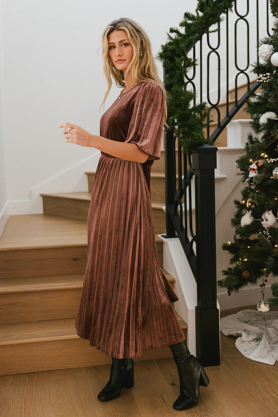 Evie Velvet Midi Dress in Mauve | Böhme US