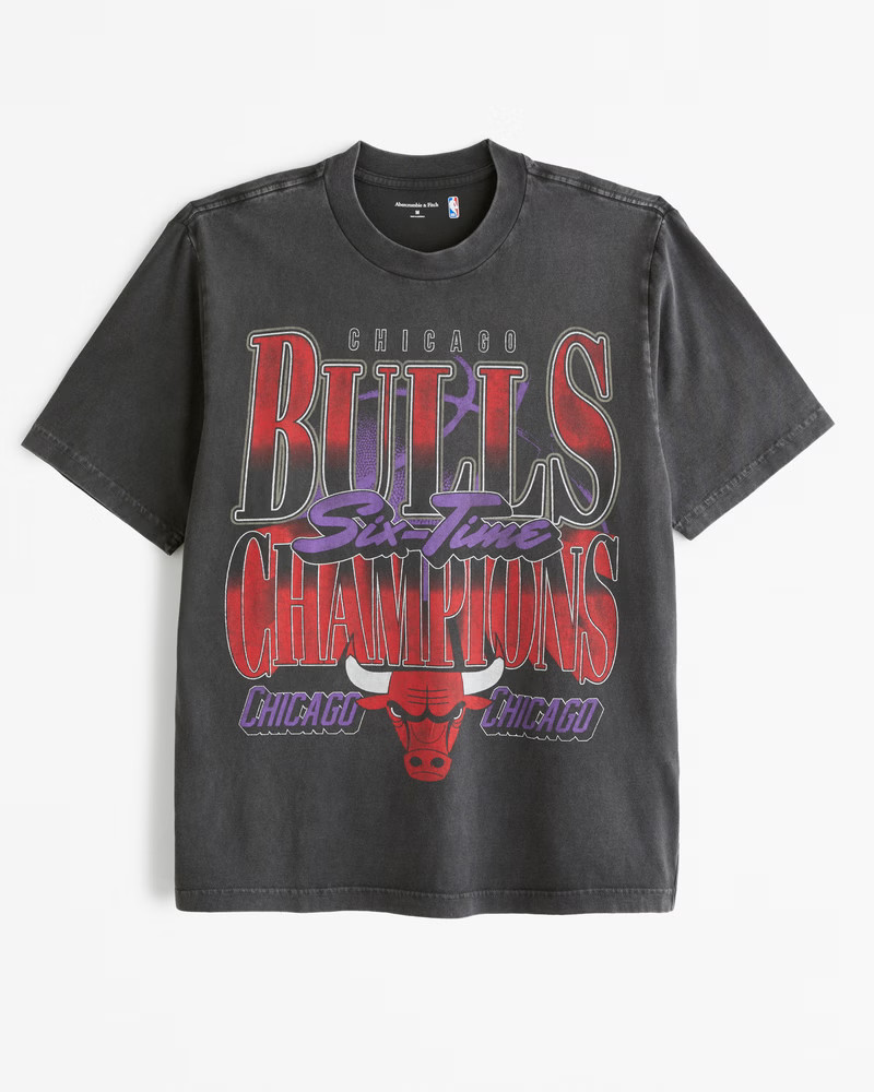Abercrombie & Fitch Men's Chicago Bulls Graphic Tee in Black - Size XS | Abercrombie & Fitch (US)