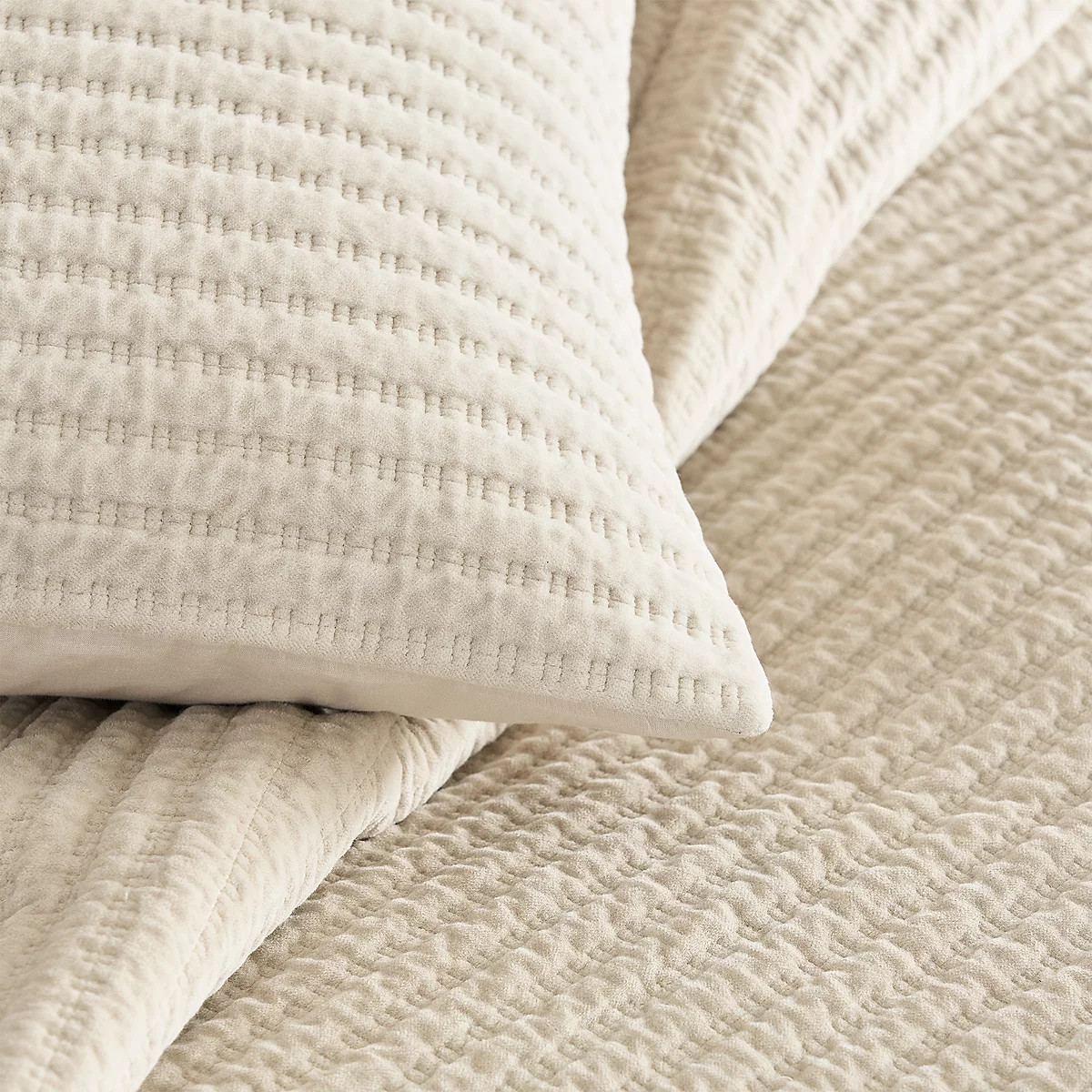 Farlow Cushion Cover | The White Company (UK)