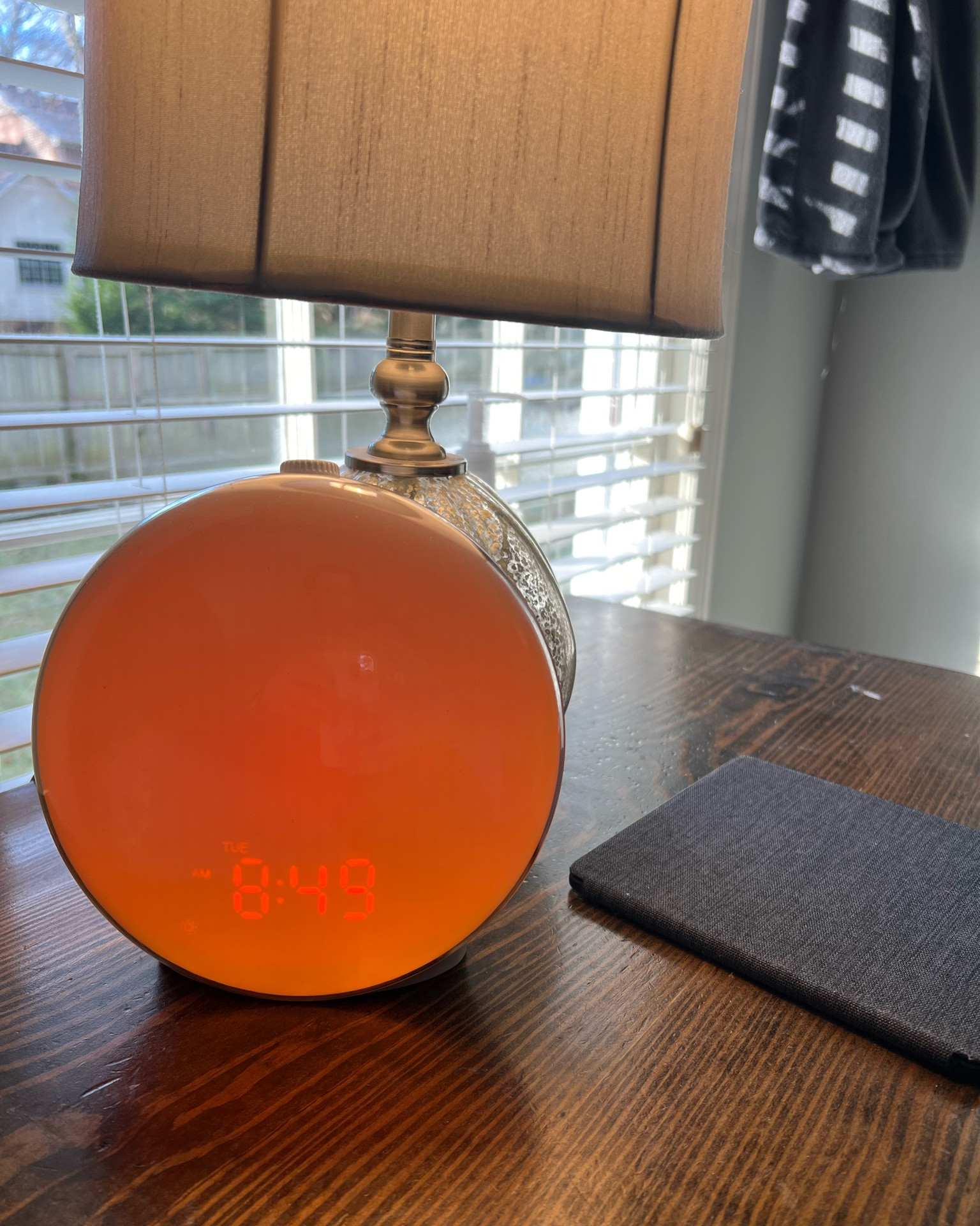 The sunrise alarm clock lives up to the hype, but this $32 knockoff price makes it 1000x better 

#LTKMostLoved #LTKGiftGuide #LTKfindsunder100