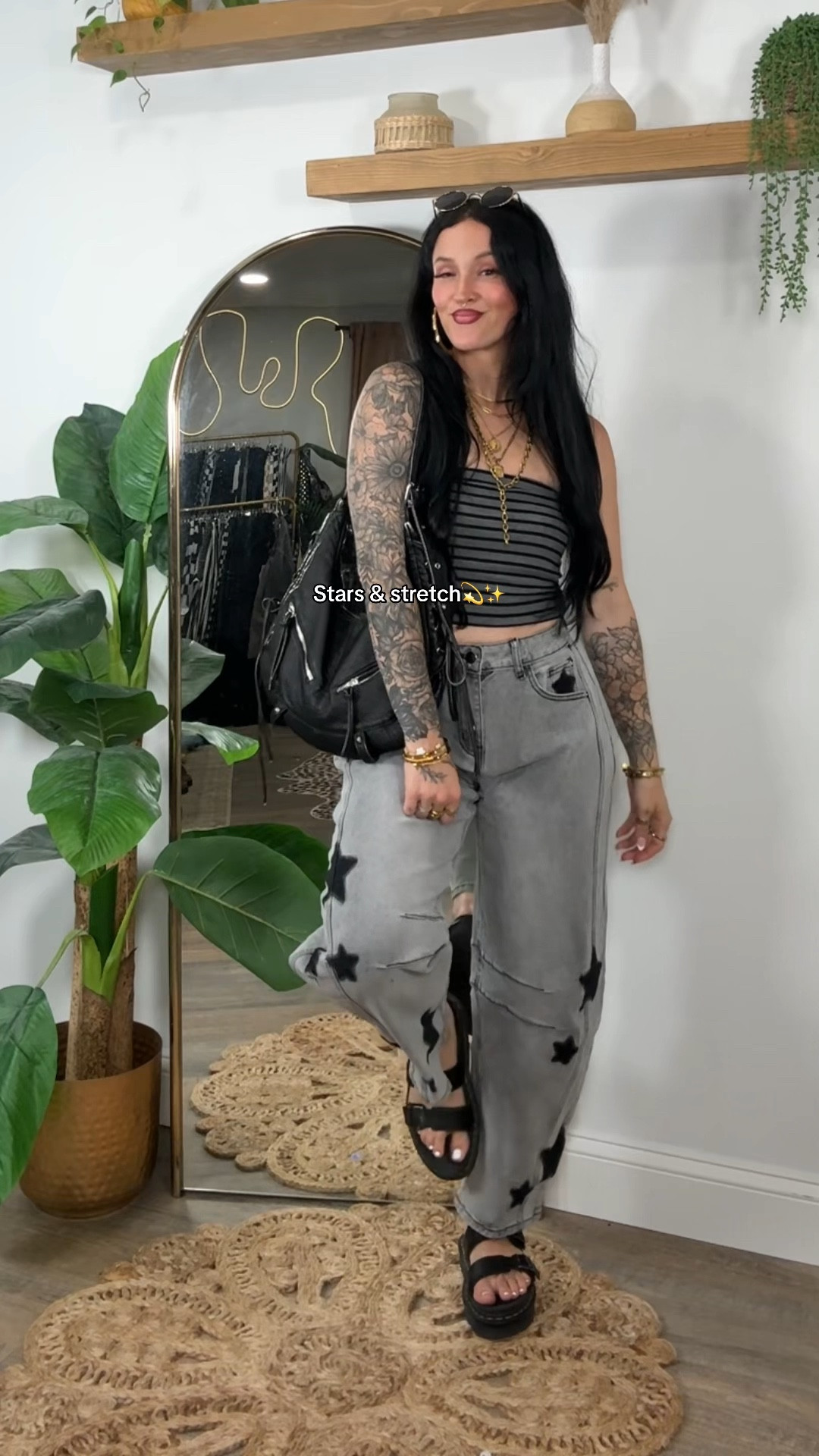 I’m 5’3 & 133 in a small✨💫