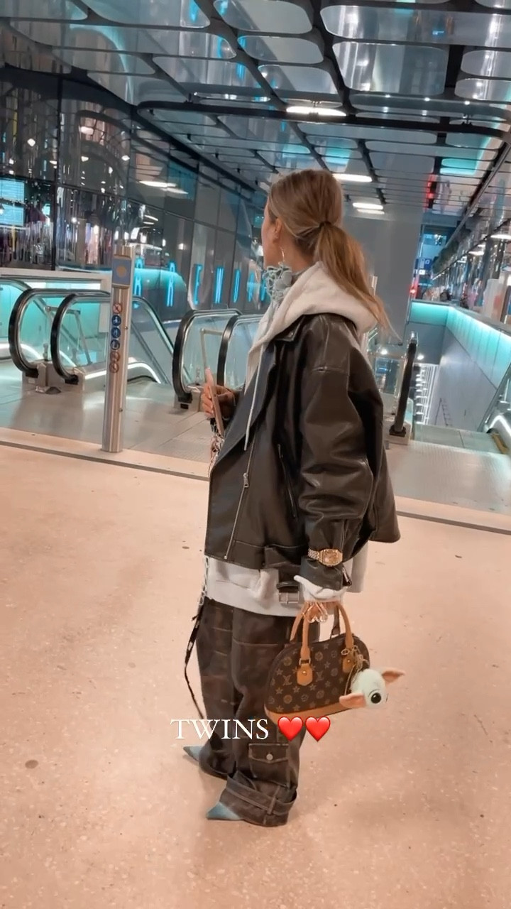 Streetstyle Amsterdam, wearing our cargo jeans/trousers a big faux fur coat, faux oversized leather jacket, oversized hoodies 🦋🦋💕💕 linked our looks, wearing all a size bigger than regular. Boohoo, PLT, prettylittlething, revolve, mango

#LTKVideo #LTKfindsunder100 #LTKstyletip