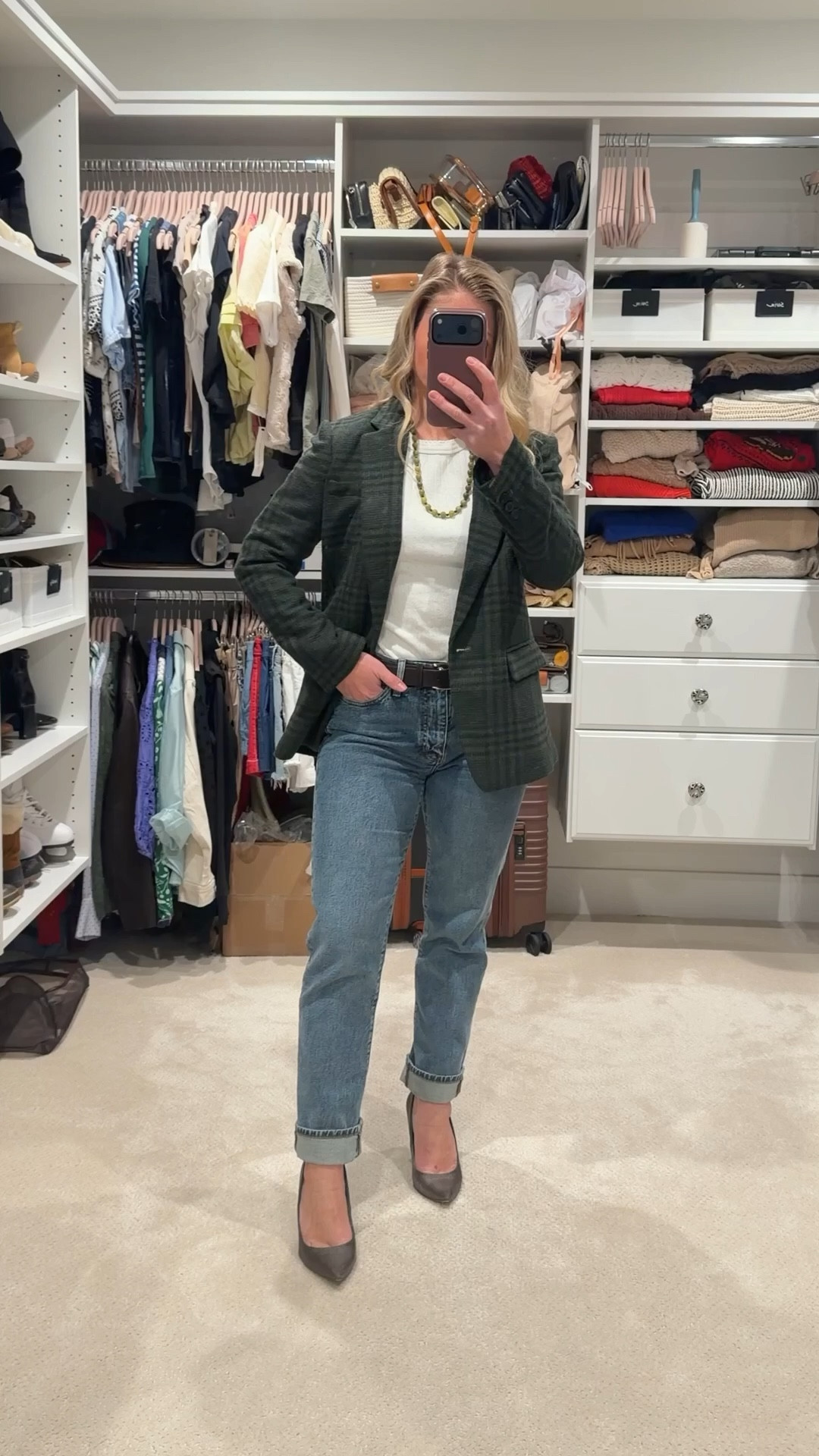 Modern polish, zero effort ✨
A tailored blazer paired with denim is my go-to when I want something refined but still easy. The structure up top balances the relaxed fit, giving it that clean, elevated feel.

Perfect for meetings, in-between errands, or a full day on the go.

#LTKPetite #LTKWorkwear #LTKootd