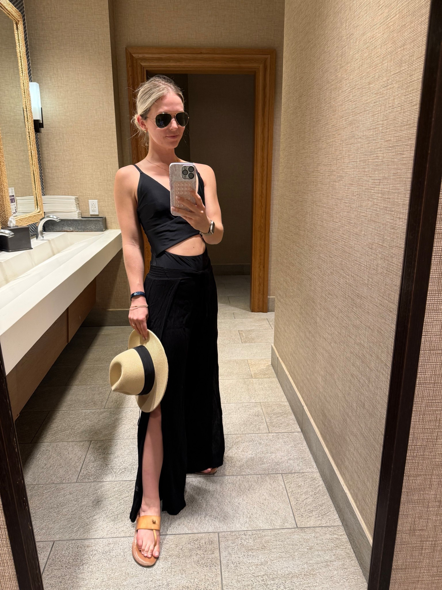 😎☀️🖤

#LTKTravel #LTKParties #LTKSwim