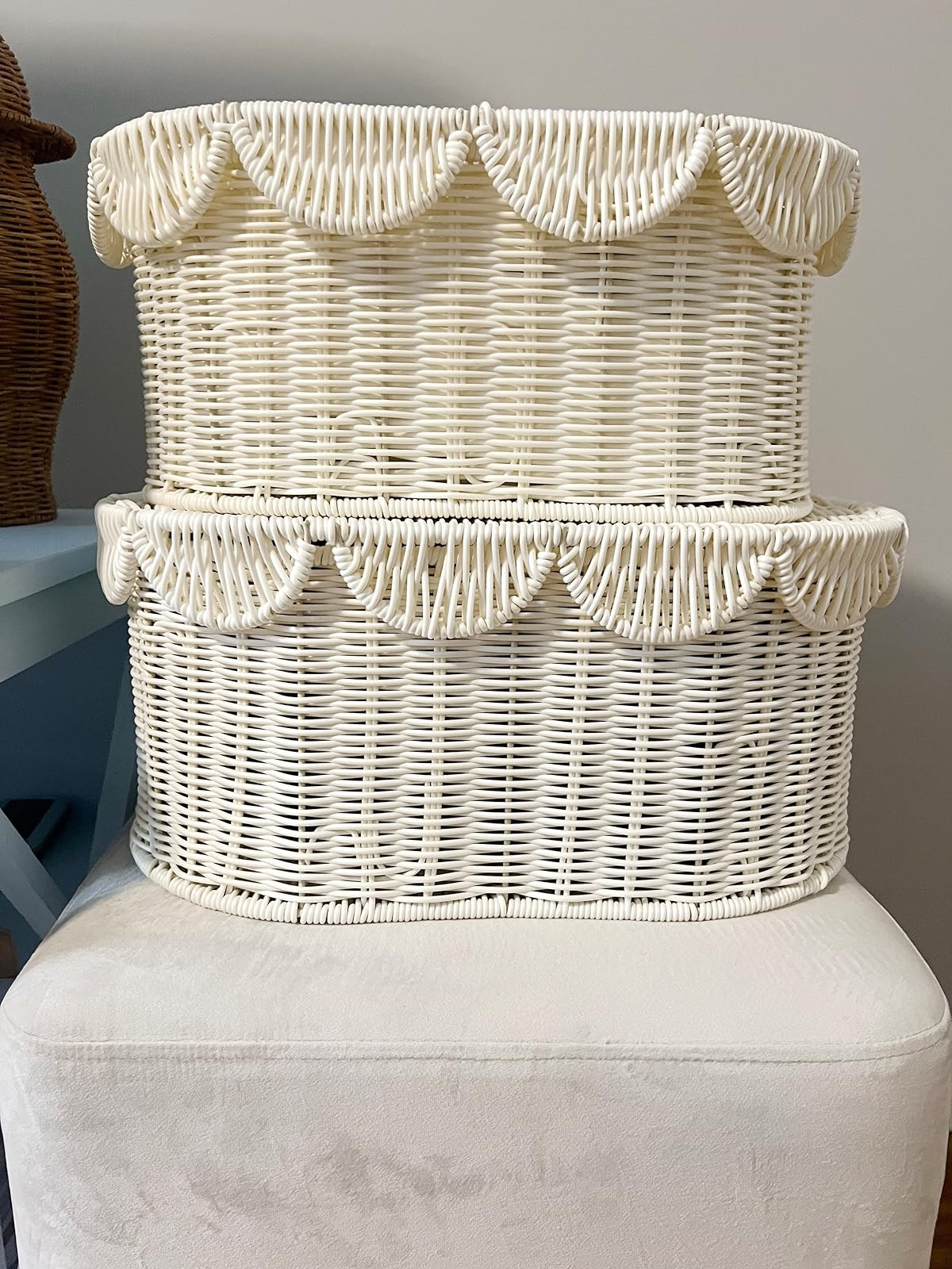 GRANNY SAYS Plastic Wicker Storage Basket with Lids, Woven Scalloped Baskets for Organizing, Deco... | Amazon (US)