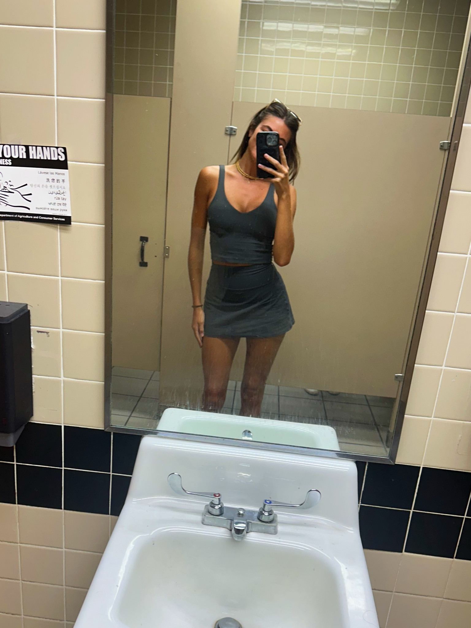 XS in skirt and S in top!!!! Color dark carbon