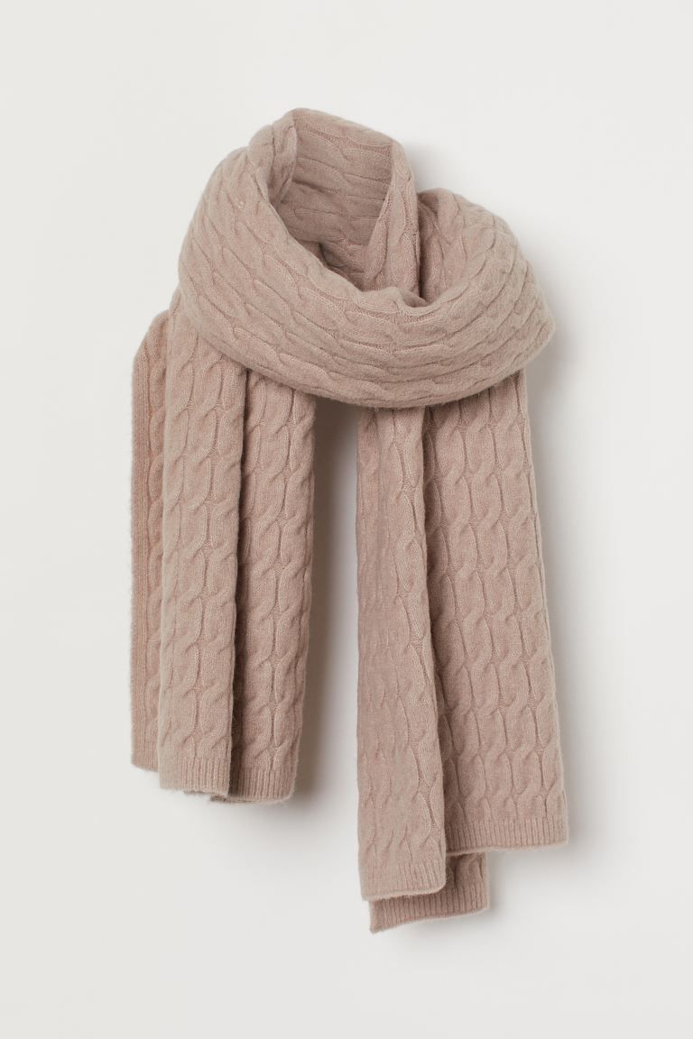 Cable-knit scarf | H&M (UK, MY, IN, SG, PH, TW, HK)