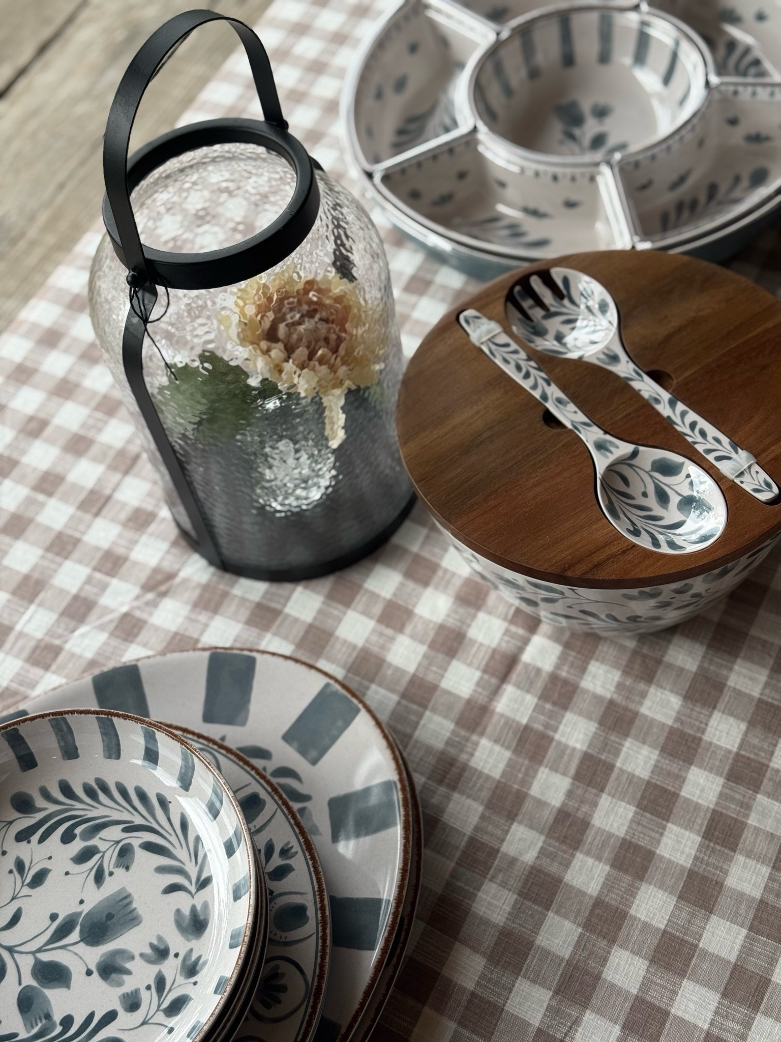 Perfect summer melamine dinnerware set!  Giving Pottery Barn vibes

#LTKhome #LTKparties #LTKSeasonal