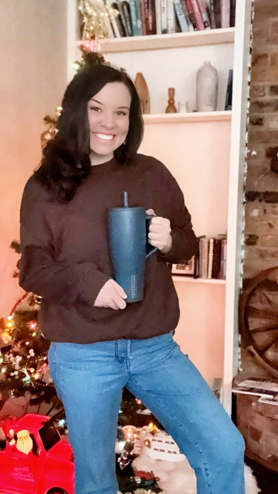 Working from home vibes ✨ Cozy sweater, comfy denim, Christmas lights twinkling, and my giant water cup keeping me somewhat hydrated through the chaos. 🫶💻✨
Linking this whole comfy look + my favorite tumbler that actually helps me hit my water goals!

#LTKhome #LTKseasonal #LTKunder50 #workfromhomestyle #cozyliving #mommavibes


#LTKGiftGuide #LTKHoliday #LTKdayinmylife
