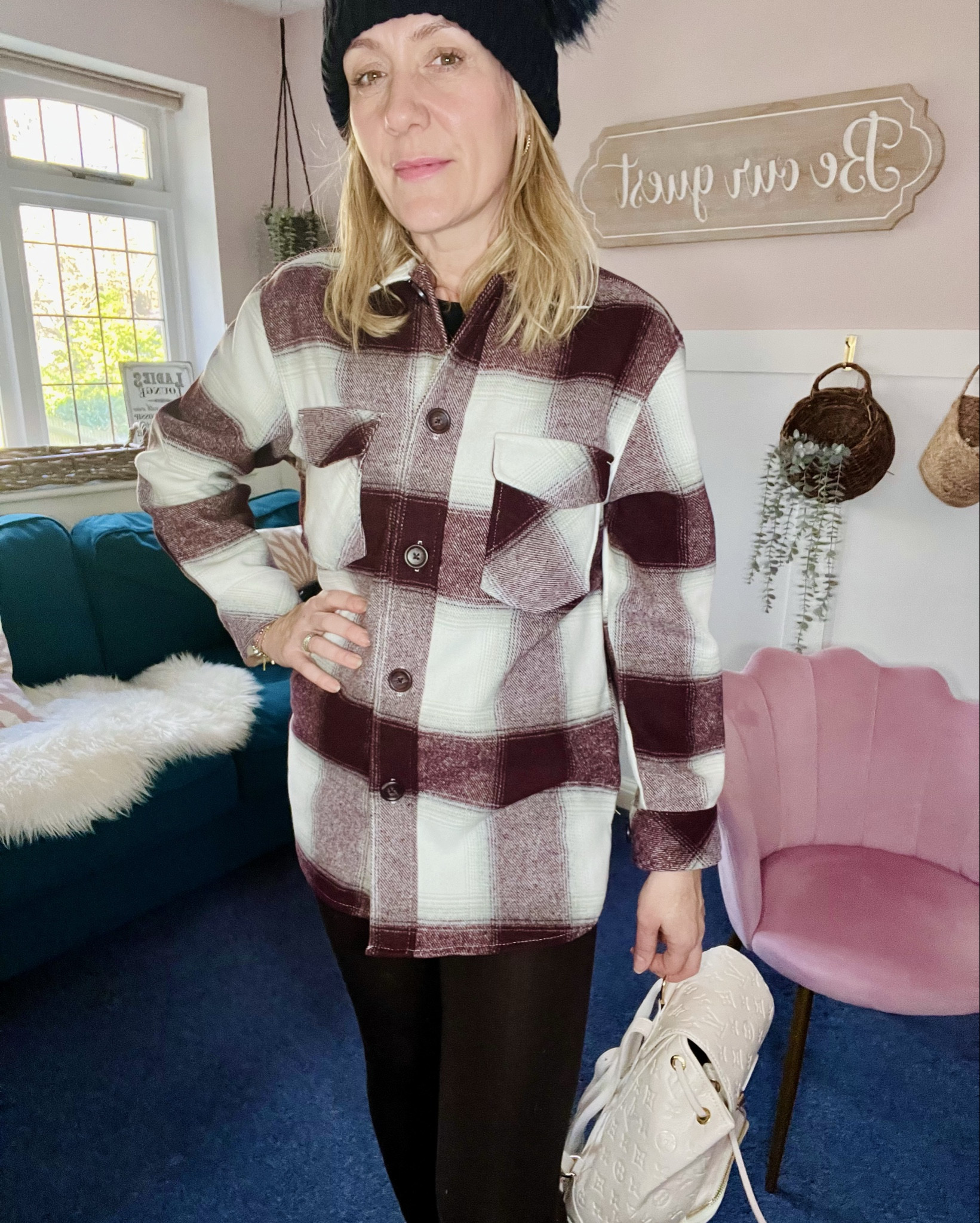 LTK OOTD 🍂❄️

Cold days call for all the cosy layers. Blue beanie for a pop of colour, burgundy & white plaid jacket doing the heavy lifting, black leggings because comfort is life, burgundy socks, and finished with my trusty UGGs. Easy, warm, and perfect for errands, school runs, or coffee dates ☕️

Comfy but still cute is always the goal 💙🤎#LTKootd #CosyOutfit #WinterLayers #EverydayStyle #UGGseason

#LTKstyletip #LTKwinter #LTKuk #LTKhome