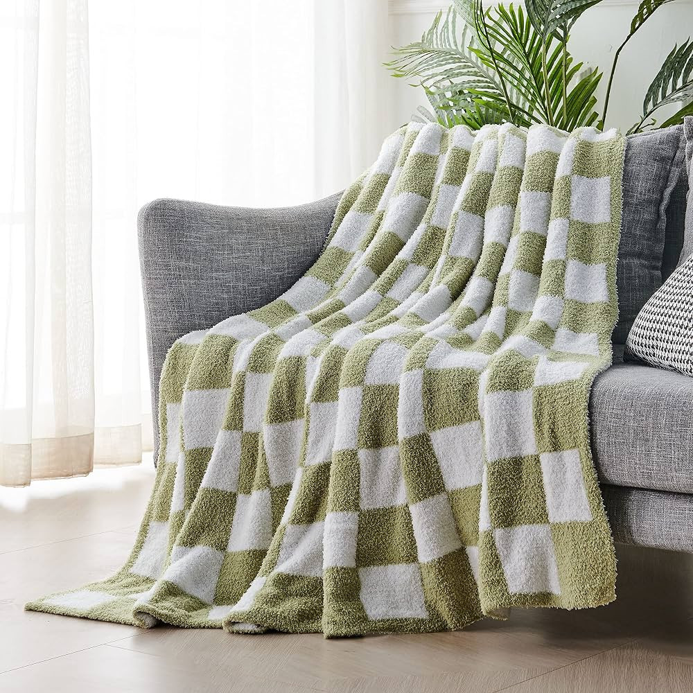 Throw Blankets Checkered Reversible Microfiber Blankets, Super Soft Warm Cozy Fluffy Blankets for... | Amazon (US)