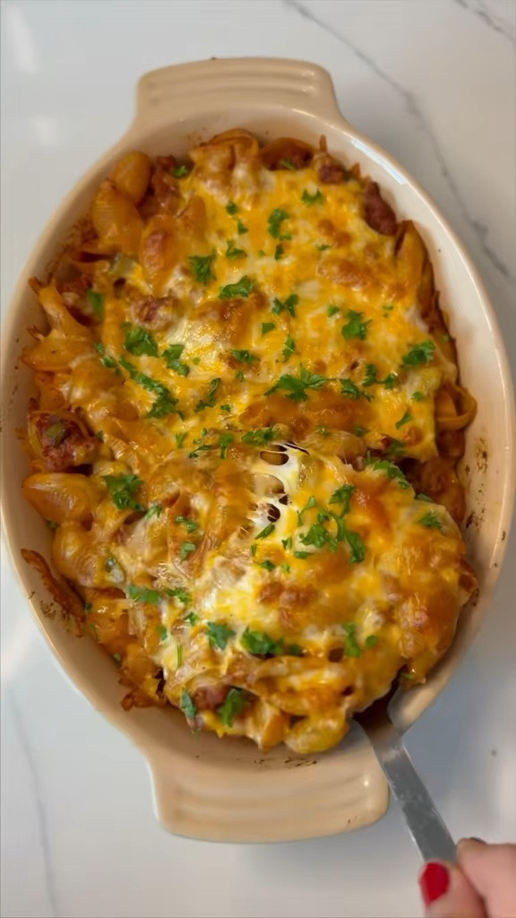 Let’s make a Sloppy Joe Pasta Bake!
Here’s the recipe ❤️
https://wolfcaster.kitchen/recipes/f/sloppy-joe-pasta-bake

#LTKdayinmylife #LTKfoodie #LTKHome
