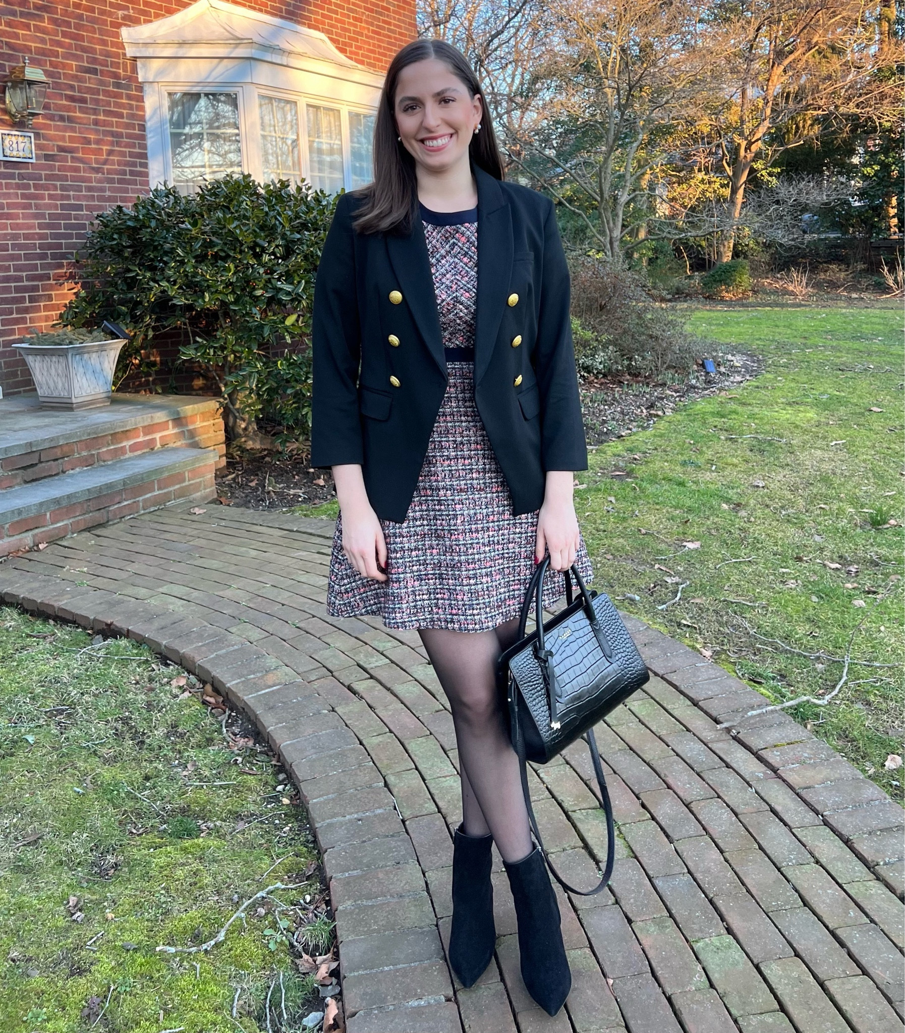 Winter workwear! Swipe for office outfit inspo ➡️

Office outfit, workwear, business casual, office style, winter workwear, blazer, tweed dress, winter workwear, business professional, law firm, black blazer, black ankle boots, suiting, professional clothes

#LTKworkwear #LTKfindsunder100 #LTKSeasonal