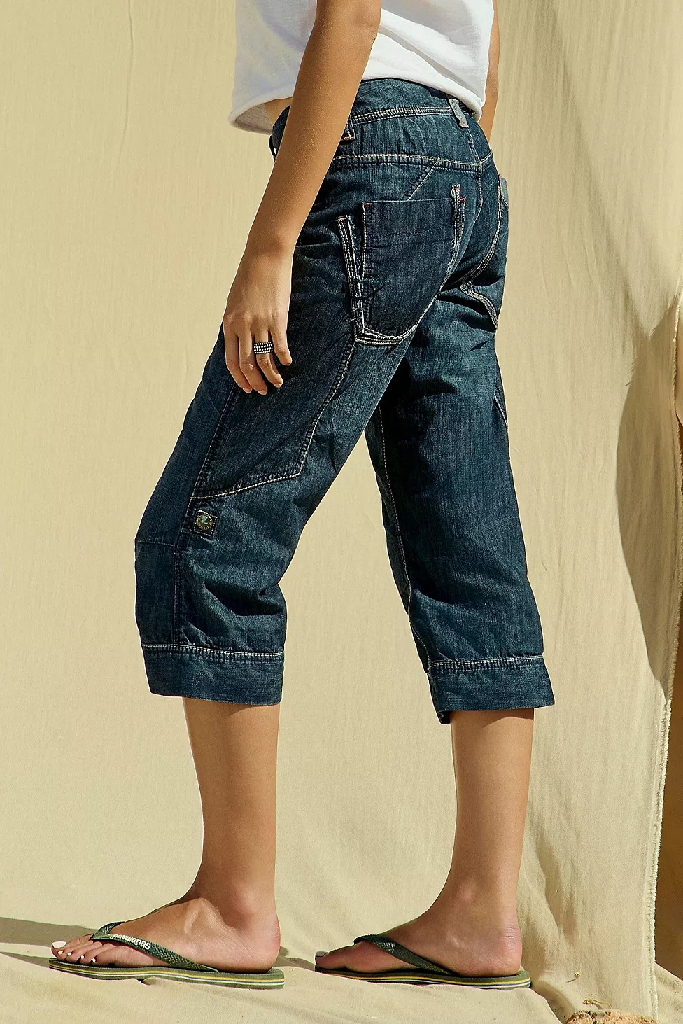 BDG Cyris Capri Jeans | Urban Outfitters UK