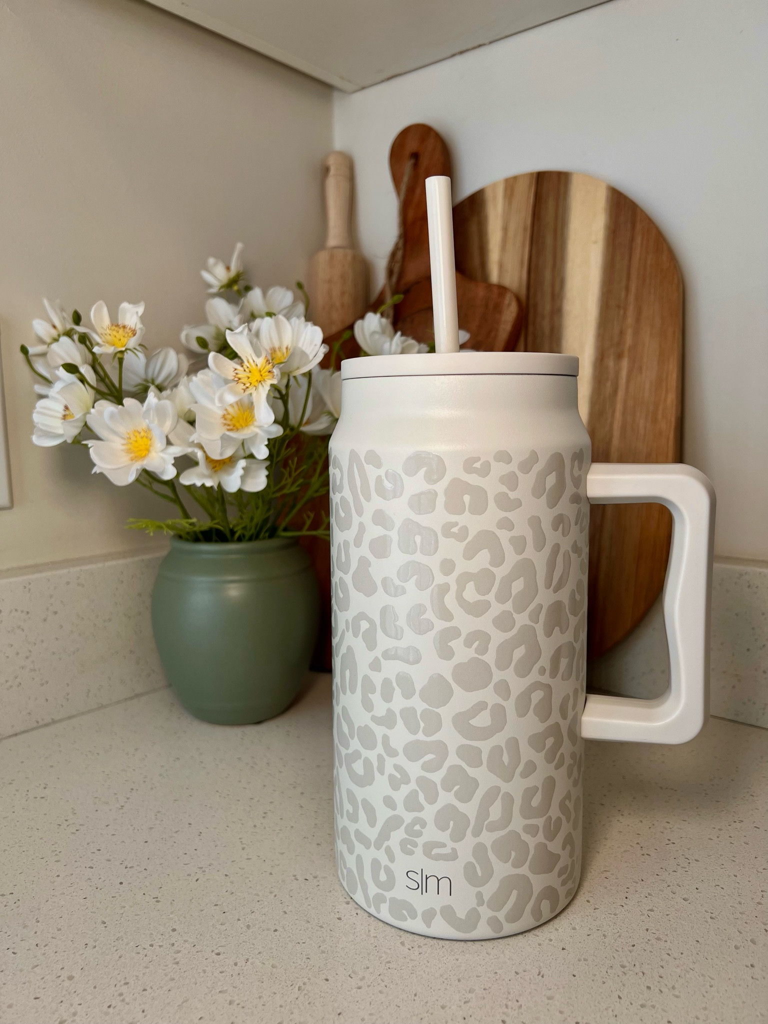 the perfect neutral tumbler🤩 Simple Modern, Simple Modern Tumbler, 50 oz Tumbler, Leopard Print, Neutral Girl, Amazon Find, Amazon Must Have

#LTKFind