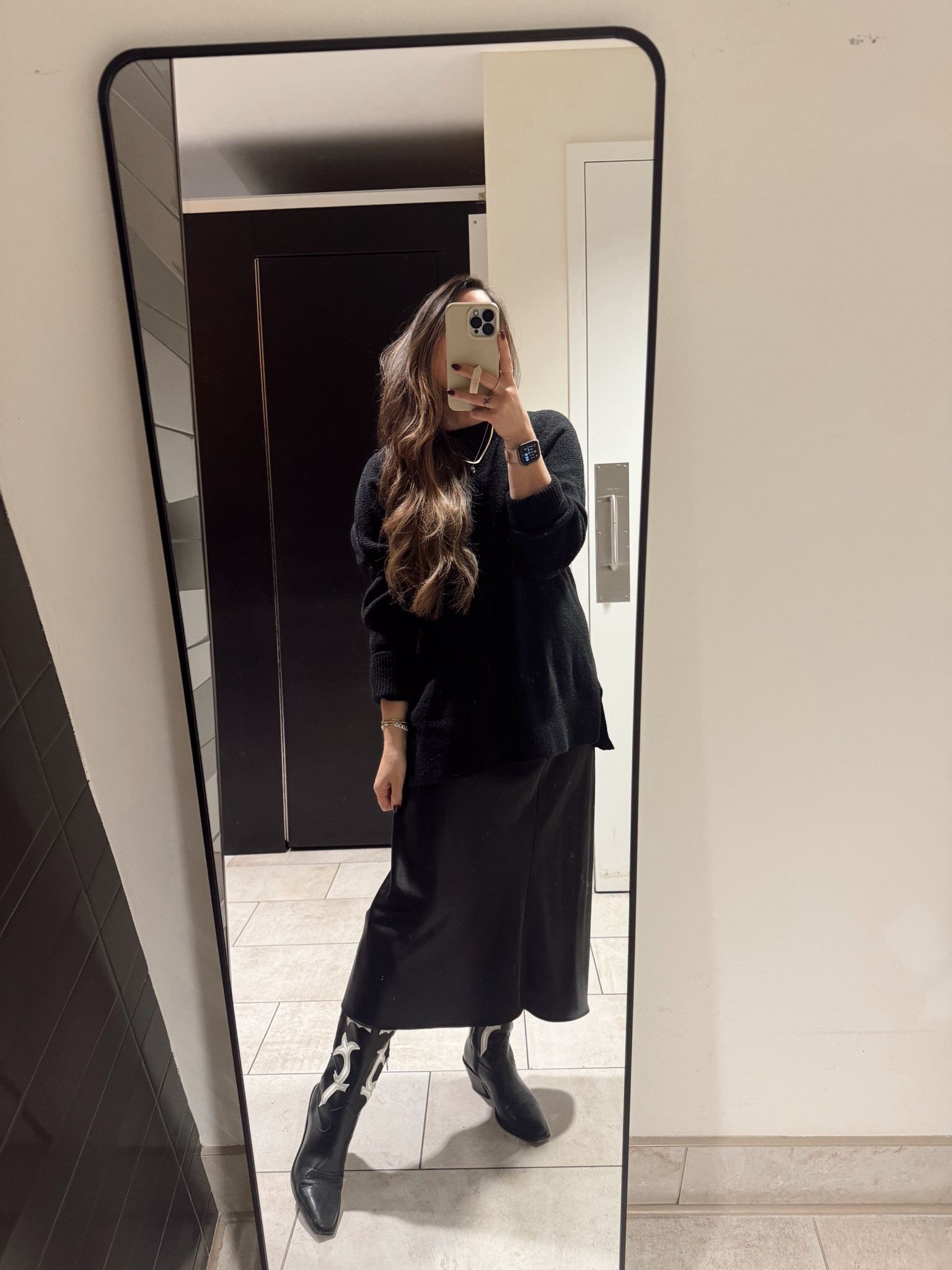 Favorite boots on rotation 🤌🏻



#LTKGiftGuide #LTKShoeCrush #LTKStyleTip