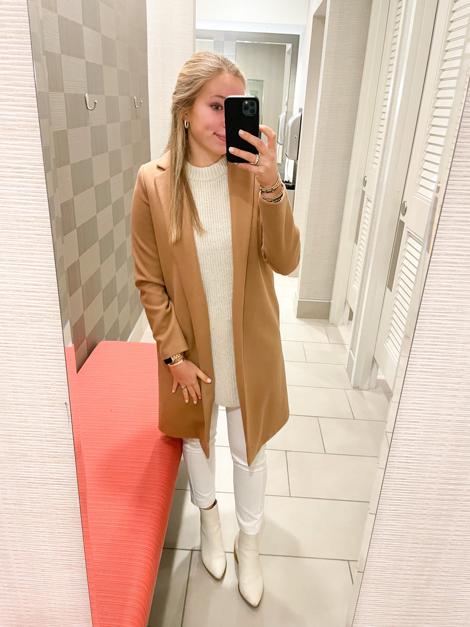 Give me all the winter whites😍 @zara Camel Coat never fails to elevate an outfit- linked similar from Banana Republic (on sale too!!!), @hm Rib-knit sweater vest (sold out, but similar items linked here), @loft skinny ankle pants (linking identical from @whbm), and my all time fav white booties from @zappos brand is @chineselaundry - linked in photo!