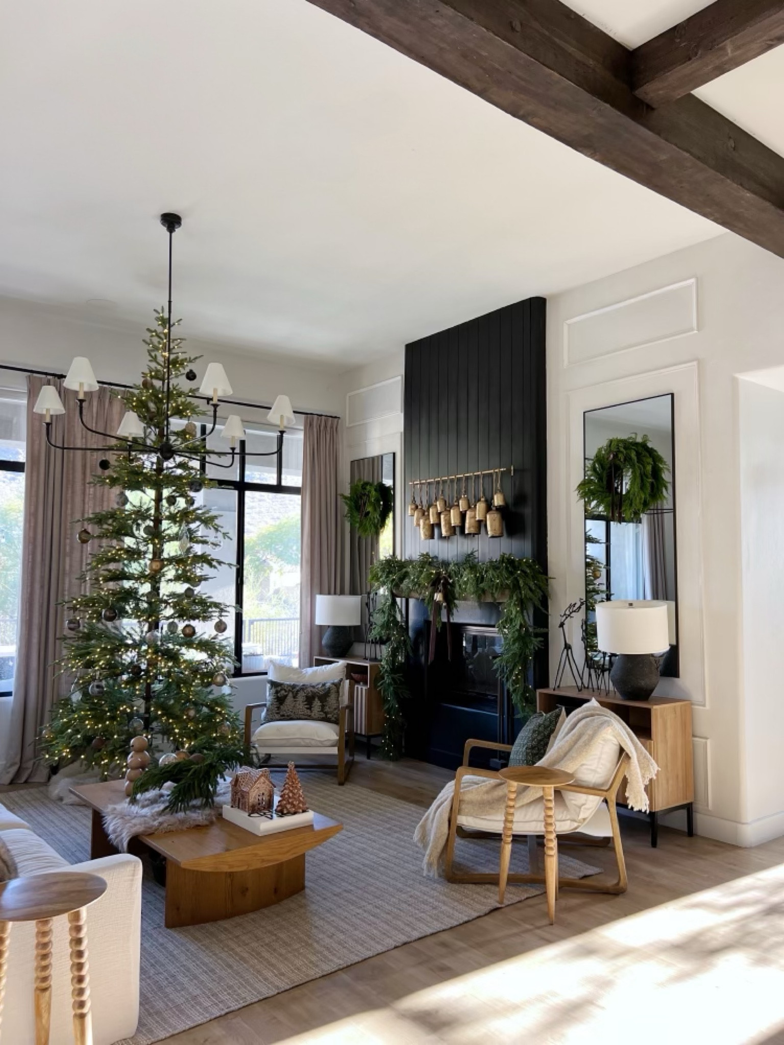 📣ON SALE! My amazon garlands and wreaths are all on sale! Now is the time to get them before they sell out! ❤️ #holidaydecor #christmasdecor #amazonhome 

Wood snowman
Garland
Wreath
Christmas tree
Twinkle lights
Pottery barn Christmas 
Gingerbread houses
Coffee table


#LTKHoliday #LTKSeasonal #LTKHome