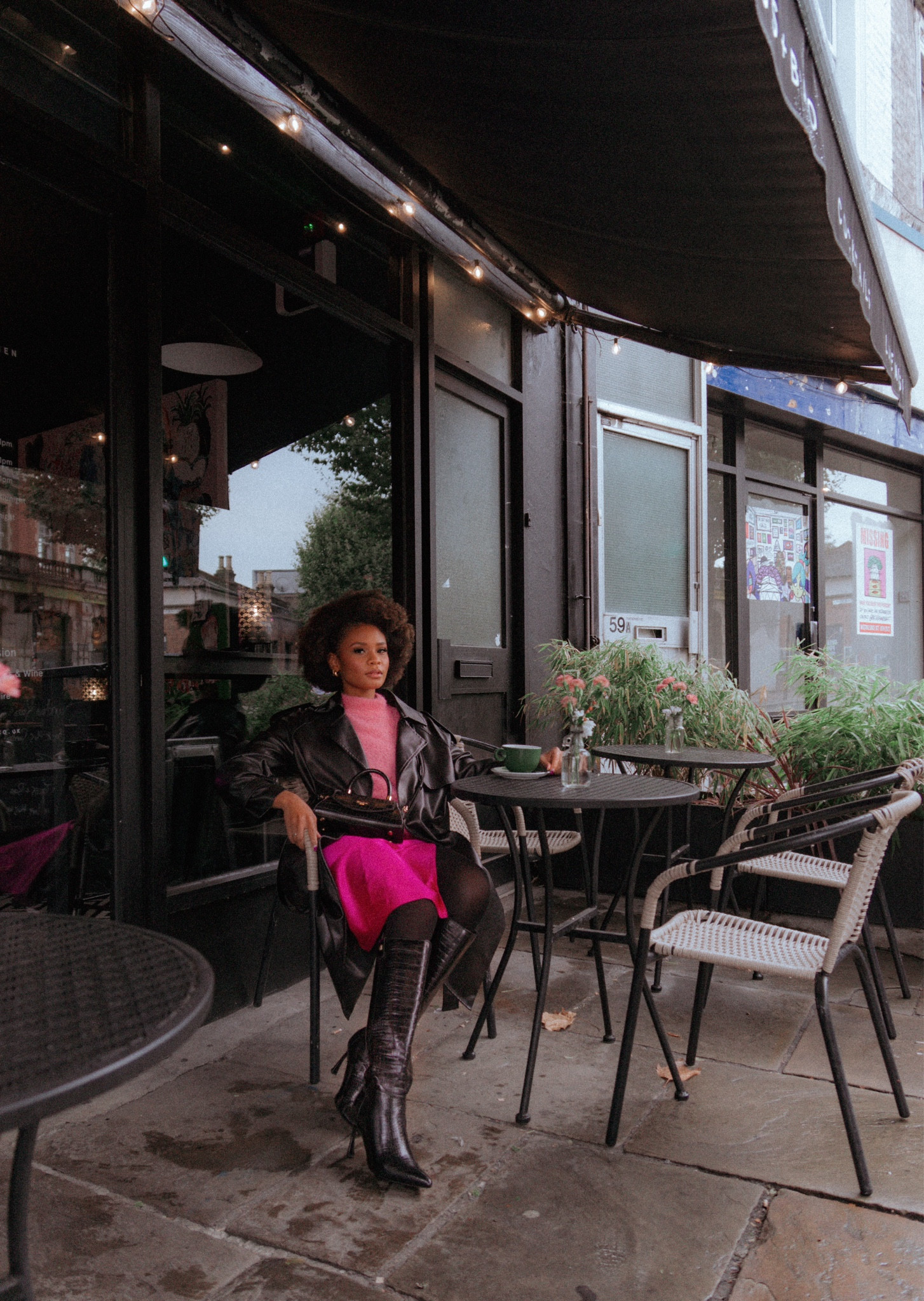 Sitting pretty in black pink for a coffee date 🖤💖 

#LTKmodest #LTKautumn #LTKuk