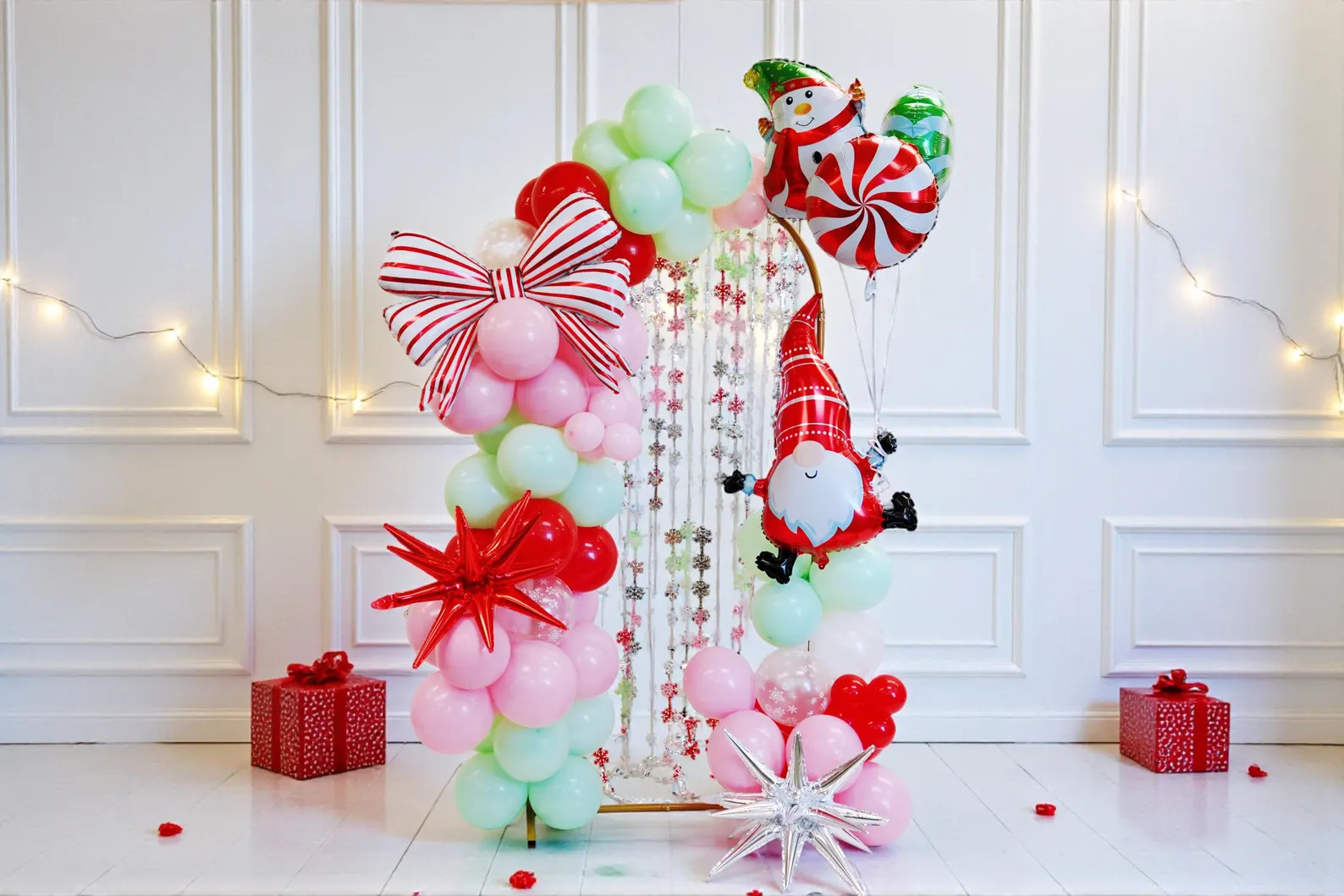 Christmas Balloon Garland Column: Elf, Candy Cane, Bow & Star Balloons Holiday Party Decor | Etsy (US)