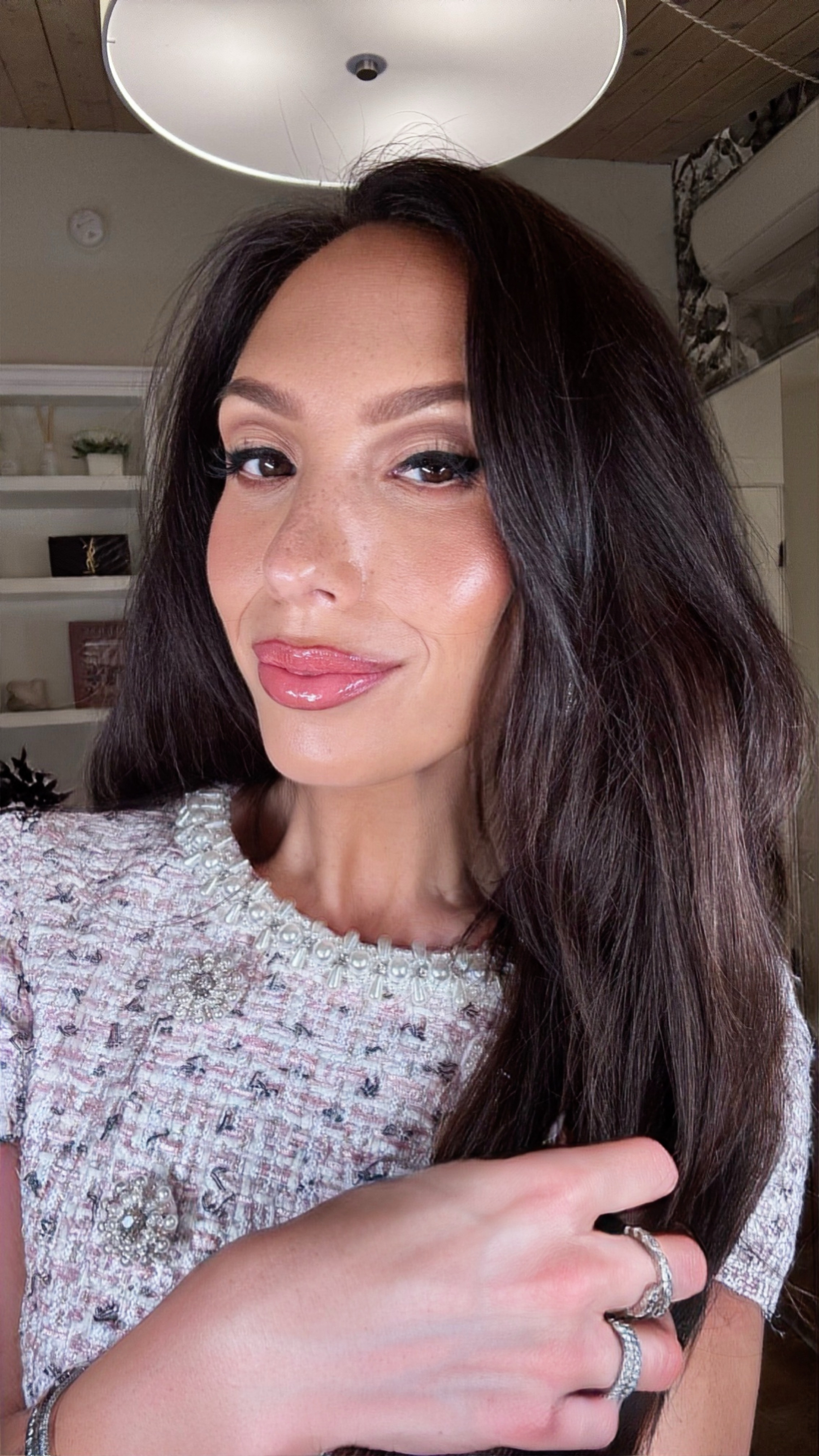 This entire bridal look?👰🏻

I’m proud to say was created by ONLY using drugstore makeup believe it or not…💄

No glam team, no overpriced palettes needed, just budget-friendly beauty that slays if I may say so myself...😍

Head over to my channel as the step by step tutorial is up and trust me, your wallet and your wedding photos will thank you…👰🏻💄

#bridalmakeup #drugstore #weddingglam #makeuponabudget