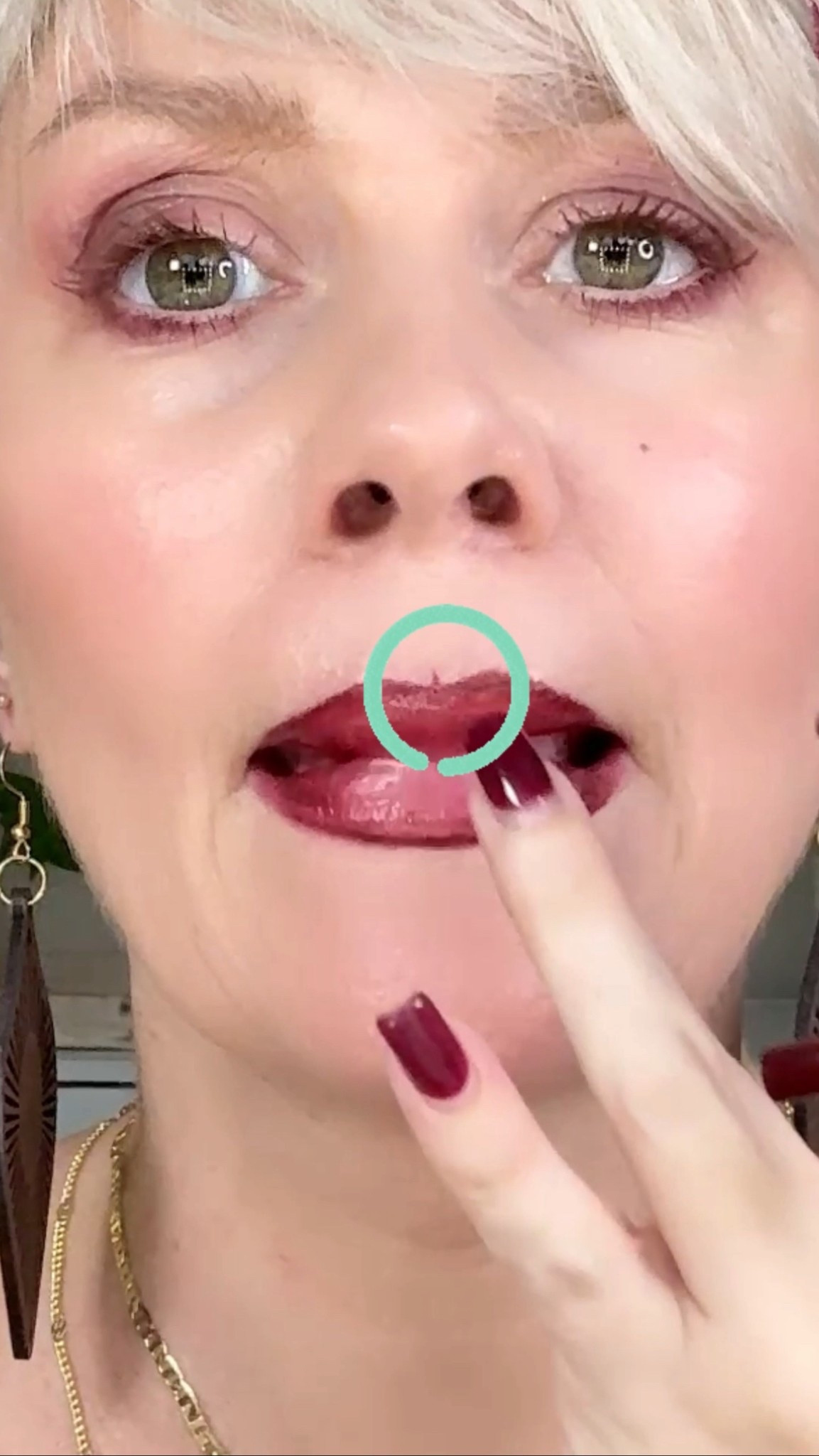 Correcting and avoiding lipstick bleeding into lip lines 

#LTKOver40 #LTKStyleTip #LTKBeauty