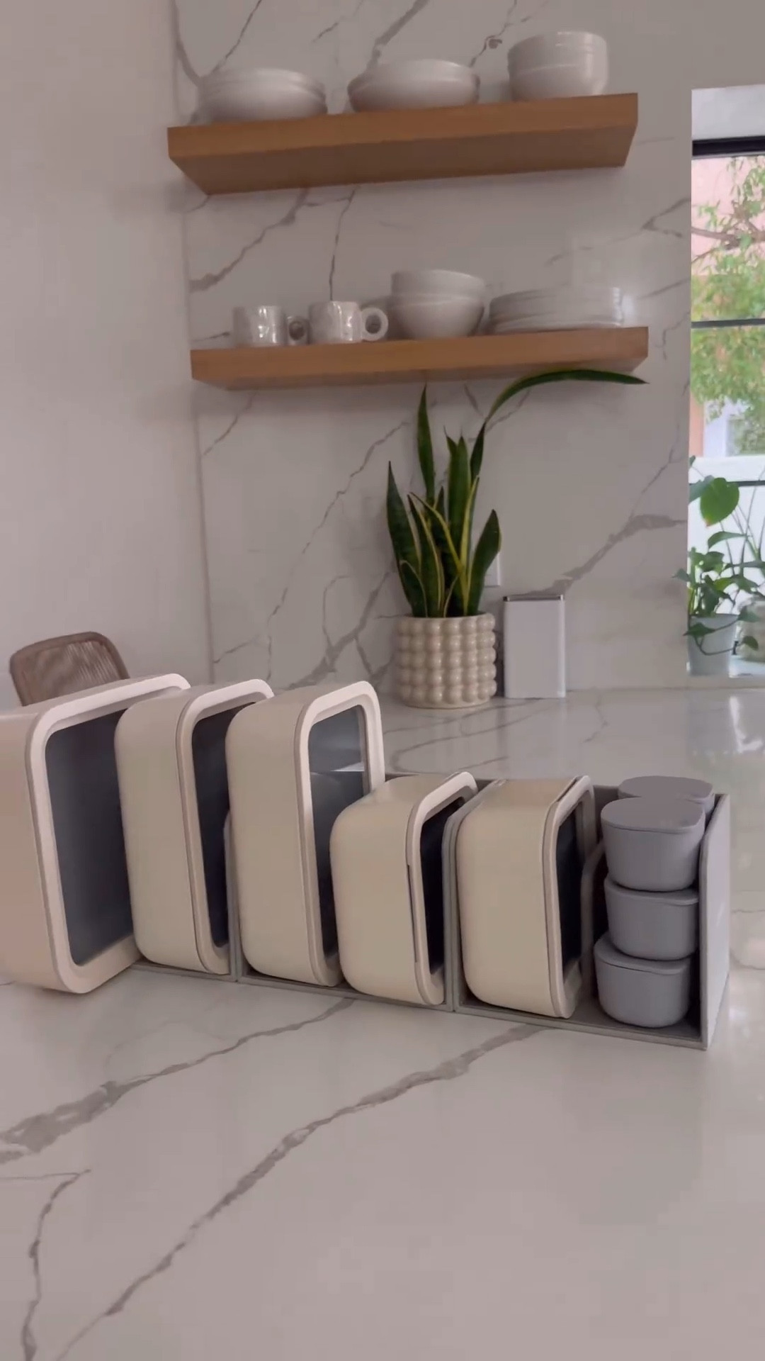 The Caraway glass food storage containers is a perfect addition to your aesthetic kitchen 😉

#caraway #amazonfinds #kitchendecor #amazonkitchen

#LTKVideo #LTKHome #LTKBacktoSchool