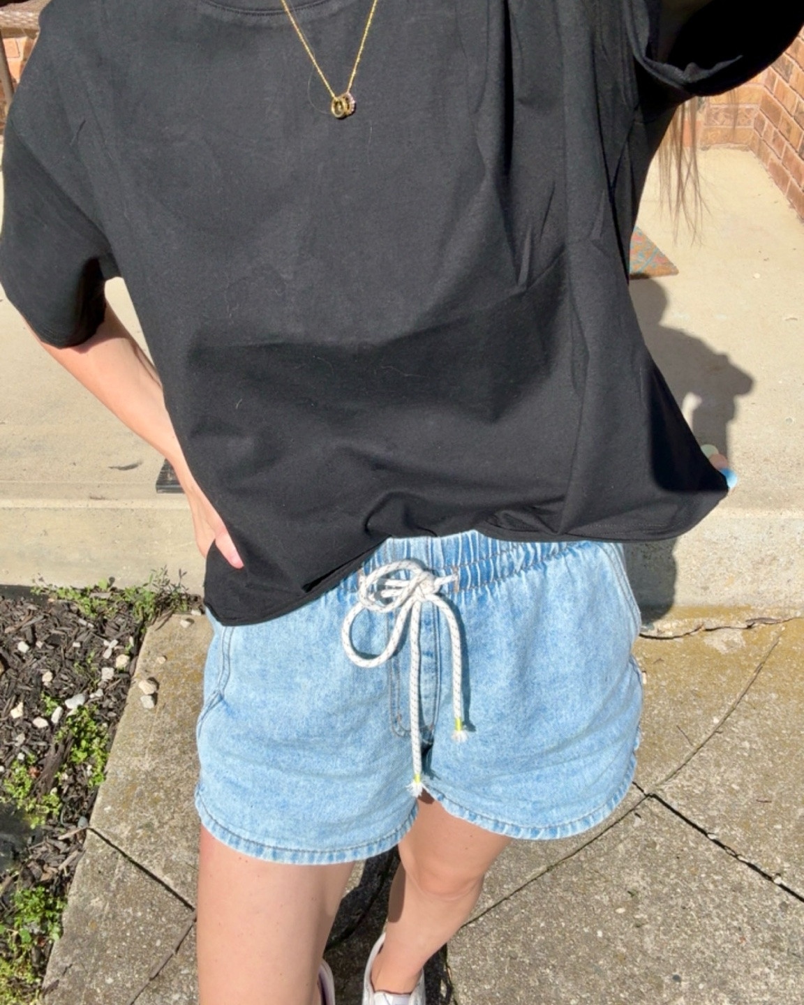 These shorts are going to be my favorite thud summer with a cropped tee, this one is such an affordable price and comes in so many colors. Perfect summer outfit!

#LTKootd