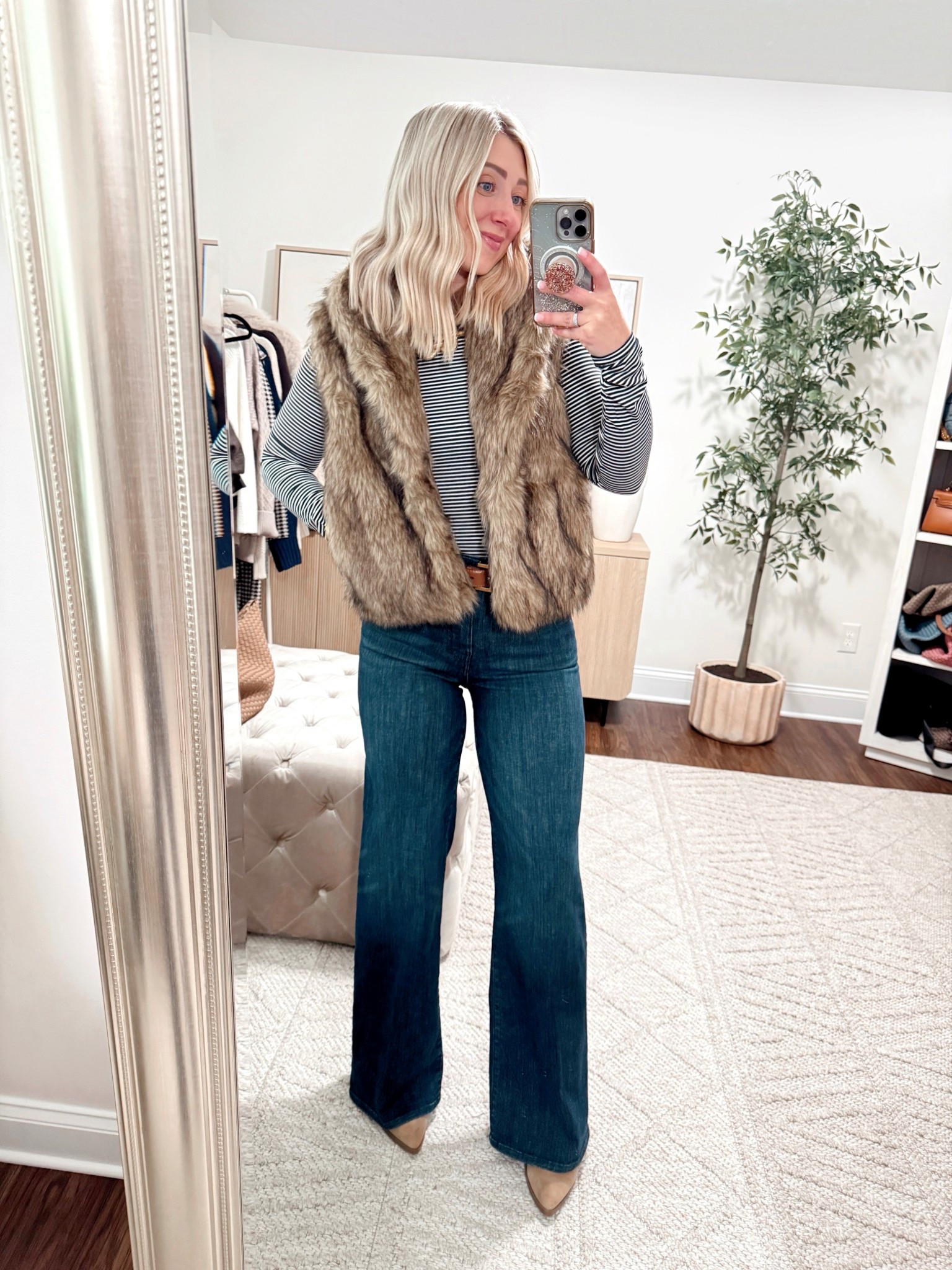 If you’re looking for a new pair of Fall/Winter date night jeans👖 , look no further! 😍 They run one size big, I’m normally a 27(4), I bought a 26(2)! P.S. I’m 5’4” and needed to add a 3-4” heel as they’re long! 

#LTKSaleAlert #LTKPetite