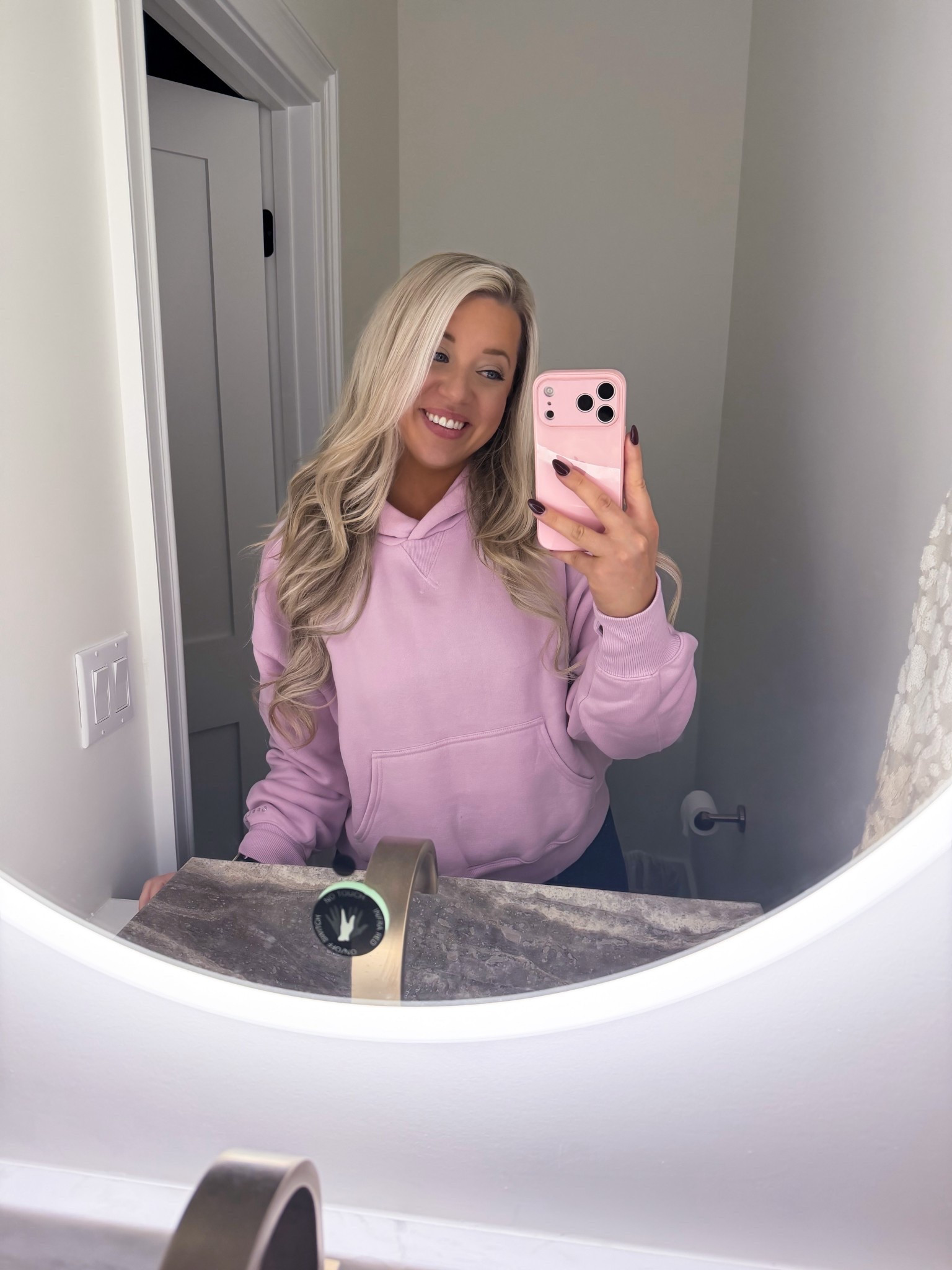 Love Aerie Cloud fleece! I grabbed this hoodie when it was on sale last week and I’m so glad I did! It’s so soft and I love the color!! It’s oversized. I’m wearing a M! 