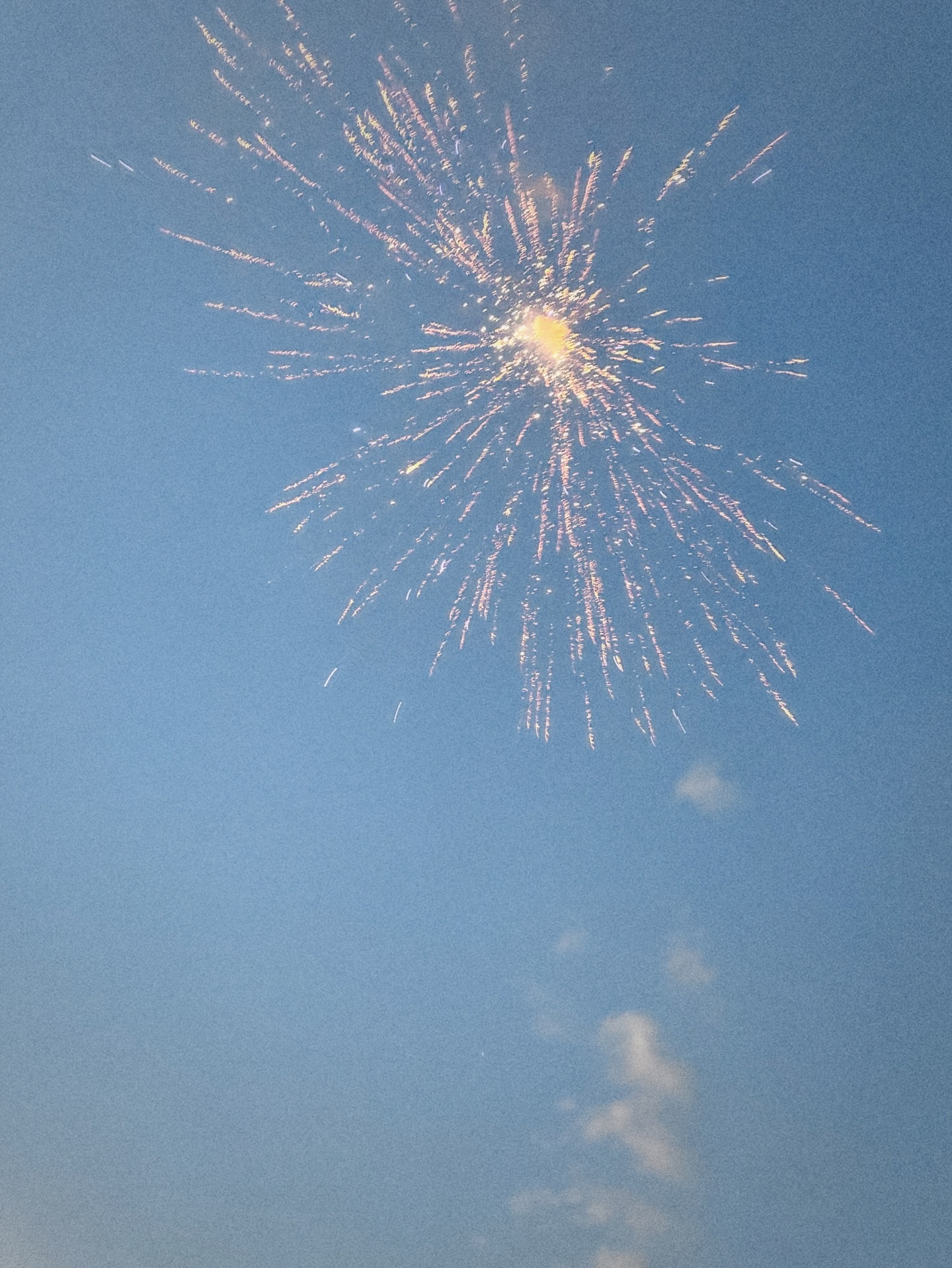 red, white and blue their minds !! 💥

#fourthofjulyweekend🇺🇸 #floridamom #jaxfl #jaxmoms #ugccontentcreator #summernights #floridacreator #happyfourth